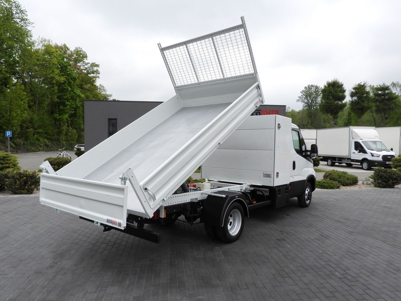 IVECO DAILY 35C14 TIPPER CRUISE CONTROL TWIN WHEELS  140HP - Бус самосвал: снимка 3 IVECO DAILY 35C14 TIPPER CRUISE CONTROL TWIN WHEELS  140HP - Бус самосвал: снимка 3