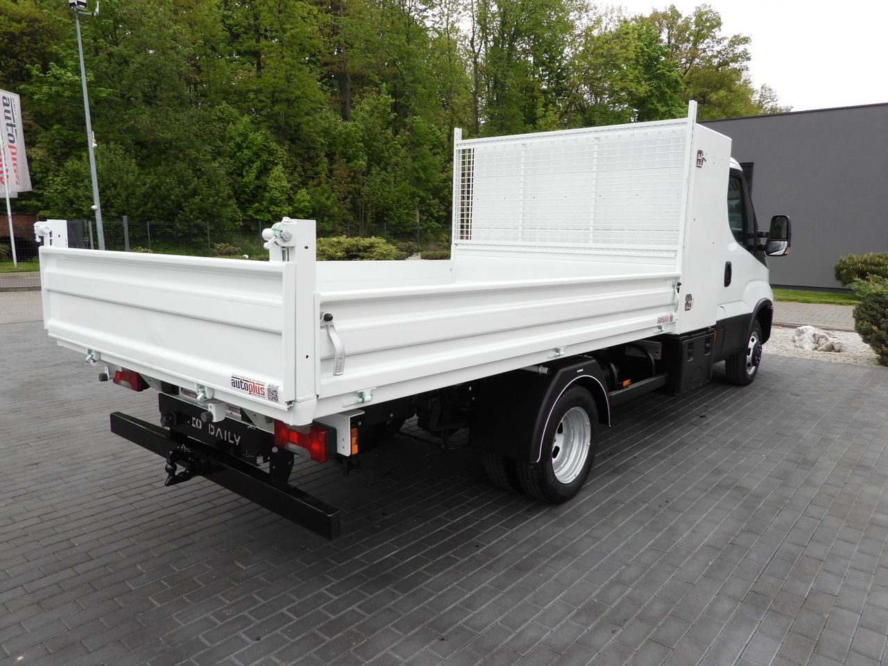 Лизинг на IVECO DAILY 35C14 TIPPER CRUISE CONTROL TWIN WHEELS 140HP IVECO DAILY 35C14 TIPPER CRUISE CONTROL TWIN WHEELS 140HP: снимка 13 Лизинг на IVECO DAILY 35C14 TIPPER CRUISE CONTROL TWIN WHEELS 140HP IVECO DAILY 35C14 TIPPER CRUISE CONTROL TWIN WHEELS 140HP: снимка 13