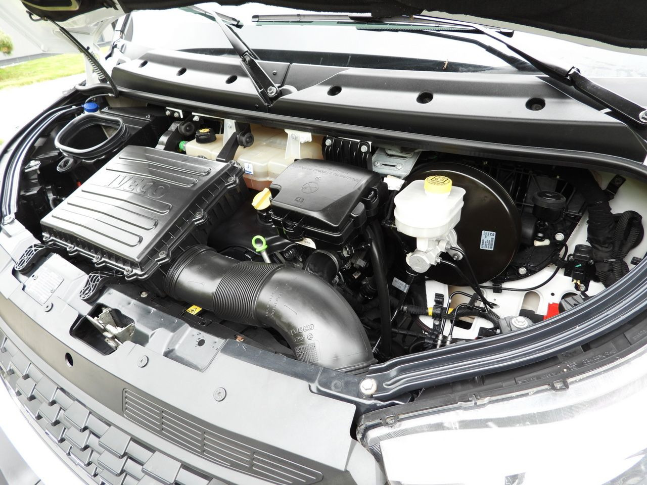 Лизинг на IVECO DAILY 35C14 TIPPER CRUISE CONTROL TWIN WHEELS 140HP IVECO DAILY 35C14 TIPPER CRUISE CONTROL TWIN WHEELS 140HP: снимка 26 Лизинг на IVECO DAILY 35C14 TIPPER CRUISE CONTROL TWIN WHEELS 140HP IVECO DAILY 35C14 TIPPER CRUISE CONTROL TWIN WHEELS 140HP: снимка 26