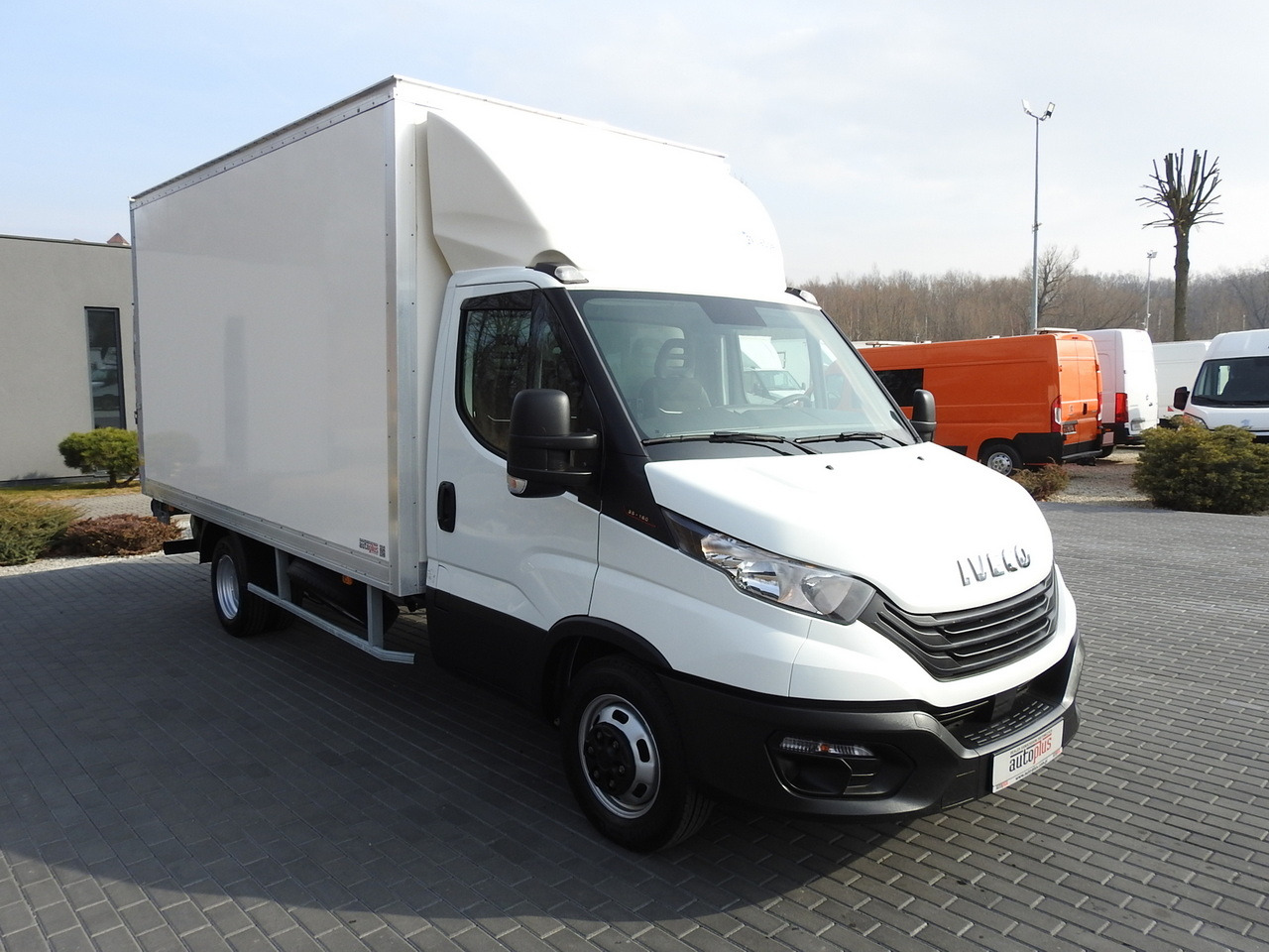 IVECO DAILY 35C16 BOX LIFT 8 PALLETS CRUISE CONTROL TWIN WHEELS AIR CONDITIONING 160HP - Лекотоварен автомобил фургон: снимка 4 IVECO DAILY 35C16 BOX LIFT 8 PALLETS CRUISE CONTROL TWIN WHEELS AIR CONDITIONING 160HP - Лекотоварен автомобил фургон: снимка 4