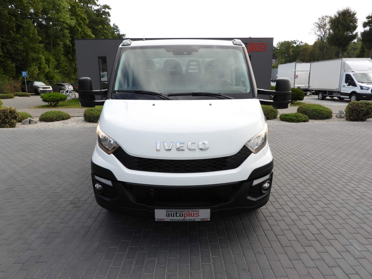 IVECO DAILY 35C17 STAKE BODY DOUBLE CABIN DOKA 7 SEATS CRUISE CONTROL TWIN WHEELS AIR CONDITIONING 170HP - Бус с двойна кабина: снимка 5 IVECO DAILY 35C17 STAKE BODY DOUBLE CABIN DOKA 7 SEATS CRUISE CONTROL TWIN WHEELS AIR CONDITIONING 170HP - Бус с двойна кабина: снимка 5