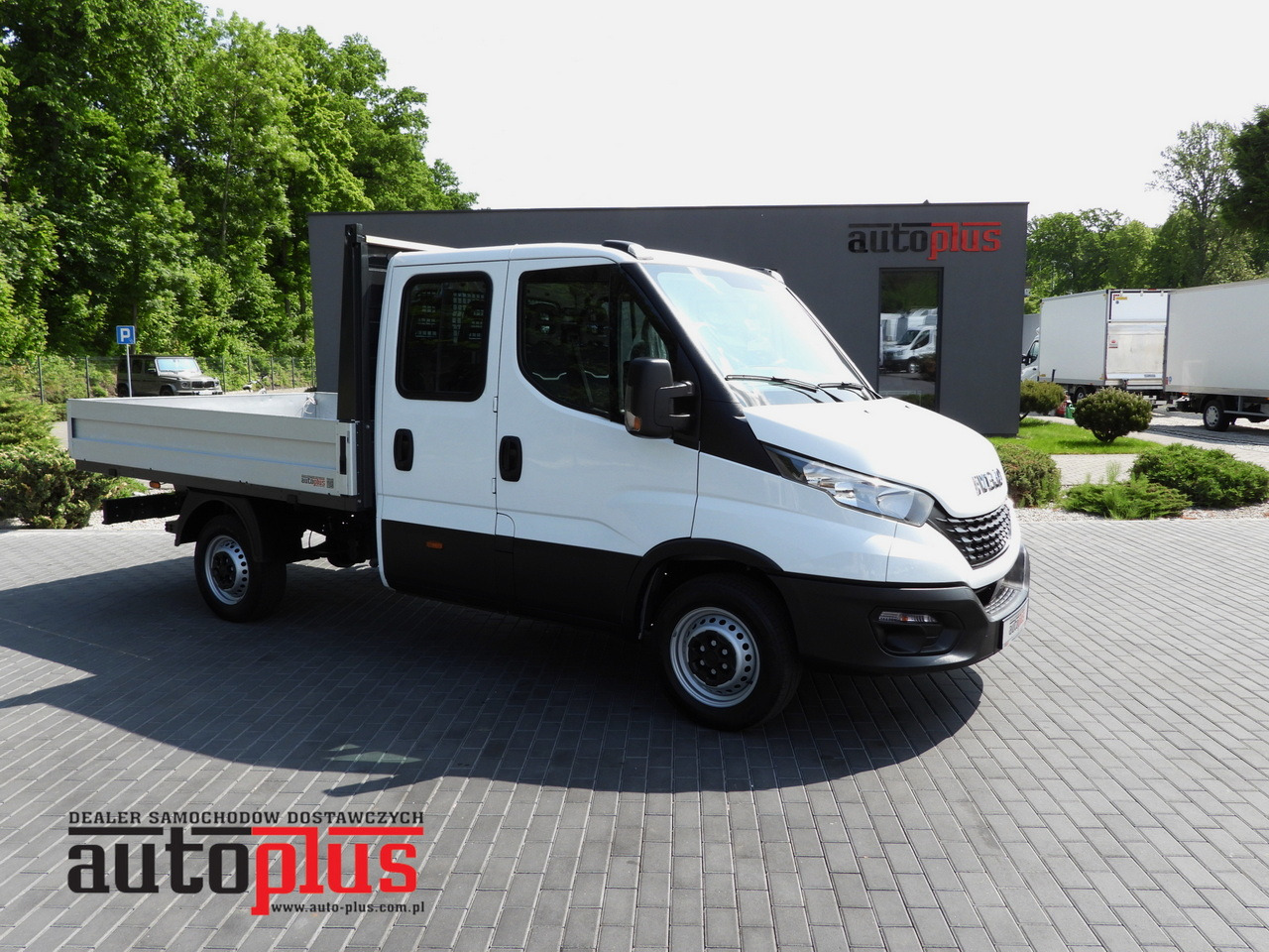 IVECO DAILY 35S12 STAKE BODY DOUBLE CABIN DOKA 7 SEATS AIR CONDITIONING 120HP - Бус с двойна кабина: снимка 1 IVECO DAILY 35S12 STAKE BODY DOUBLE CABIN DOKA 7 SEATS AIR CONDITIONING 120HP - Бус с двойна кабина: снимка 1