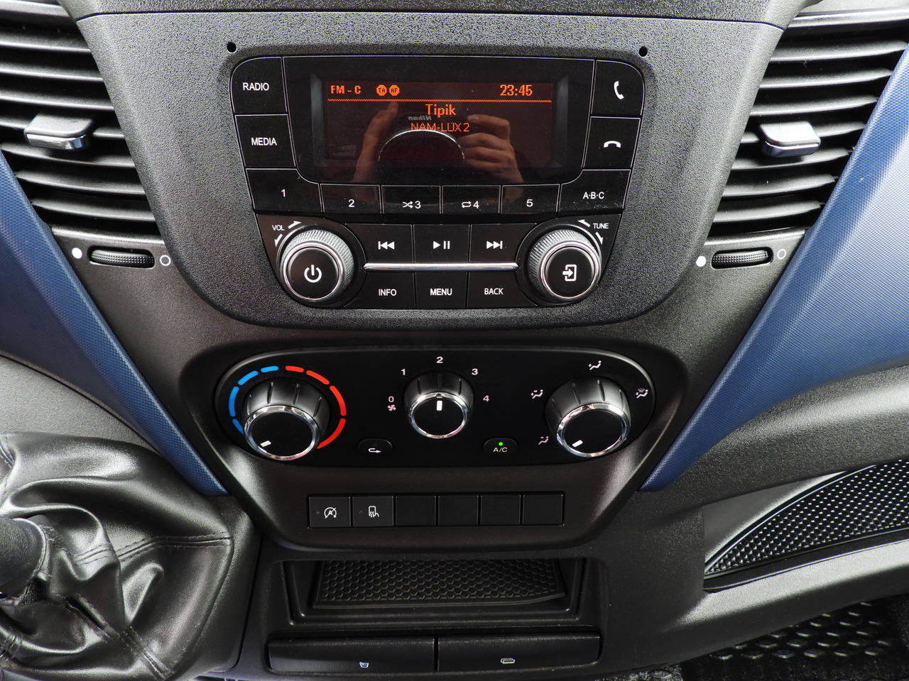 Хладилен бус IVECO DAILY 35S14 REFRIGERATOR VAN 0*C POWER SUPPLY 230V CRUISE CONTROL AUTOMATIC TRANSMISSION HI-MATIC AIR CONDITIONING  140HP: снимка 43