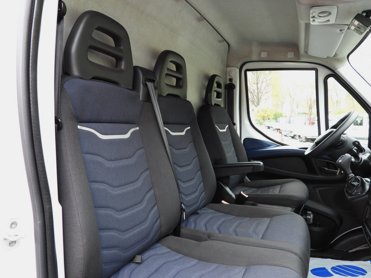 Хладилен бус IVECO DAILY 35S14 REFRIGERATOR VAN 0*C POWER SUPPLY 230V CRUISE CONTROL AUTOMATIC TRANSMISSION HI-MATIC AIR CONDITIONING  140HP: снимка 47