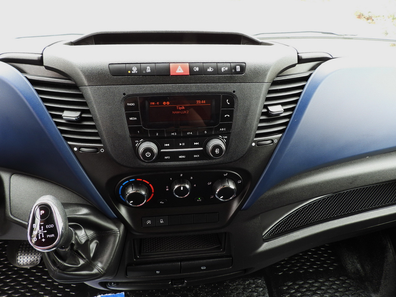 Хладилен бус IVECO DAILY 35S14 REFRIGERATOR VAN 0*C POWER SUPPLY 230V CRUISE CONTROL AUTOMATIC TRANSMISSION HI-MATIC AIR CONDITIONING  140HP: снимка 42