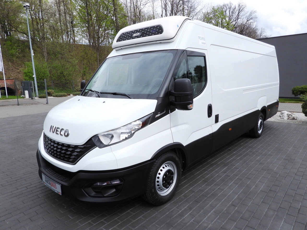 Хладилен бус IVECO DAILY 35S14 REFRIGERATOR VAN 0*C POWER SUPPLY 230V CRUISE CONTROL AUTOMATIC TRANSMISSION HI-MATIC AIR CONDITIONING  140HP: снимка 6