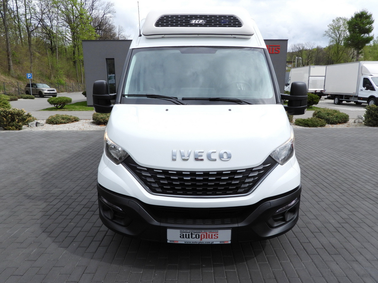 IVECO DAILY 35S14 REFRIGERATOR VAN 0*C POWER SUPPLY 230V CRUISE CONTROL AUTOMATIC TRANSMISSION HI-MATIC AIR CONDITIONING 140HP - Хладилен бус: снимка 5 IVECO DAILY 35S14 REFRIGERATOR VAN 0*C POWER SUPPLY 230V CRUISE CONTROL AUTOMATIC TRANSMISSION HI-MATIC AIR CONDITIONING 140HP - Хладилен бус: снимка 5