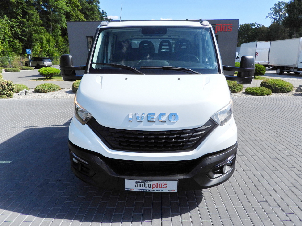 IVECO DAILY 35S14 STAKE BODY DOUBLE CABIN DOKA 7 SEATS CRUISE CONTROL AIR CONDITIONING 135HP - Бордови бус: снимка 5 IVECO DAILY 35S14 STAKE BODY DOUBLE CABIN DOKA 7 SEATS CRUISE CONTROL AIR CONDITIONING 135HP - Бордови бус: снимка 5