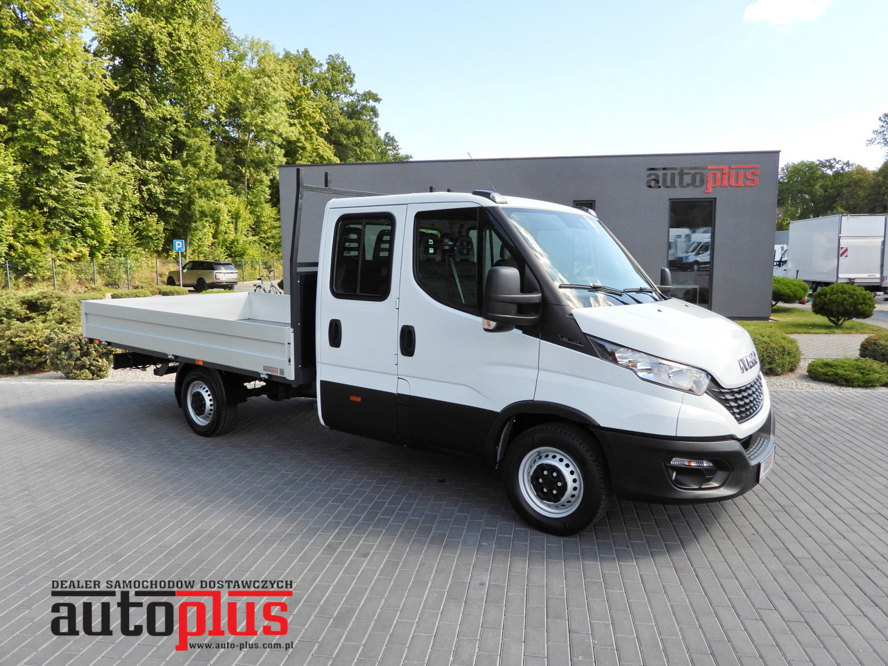 IVECO DAILY 35S14 STAKE BODY DOUBLE CABIN DOKA 7 SEATS CRUISE CONTROL AIR CONDITIONING 135HP - Бордови бус: снимка 1 IVECO DAILY 35S14 STAKE BODY DOUBLE CABIN DOKA 7 SEATS CRUISE CONTROL AIR CONDITIONING 135HP - Бордови бус: снимка 1