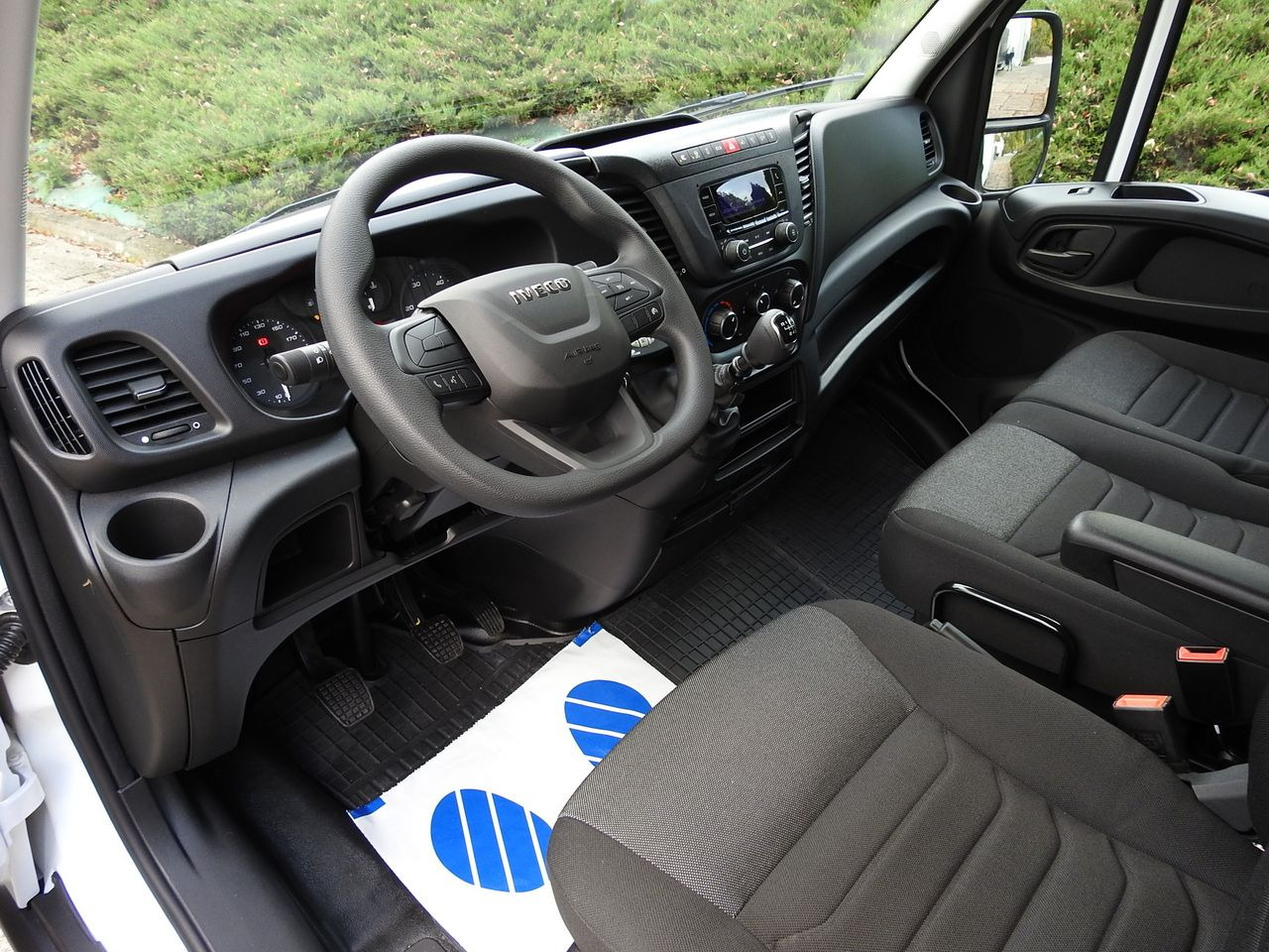 IVECO DAILY 35S16 NEW REGRIGERATOR BOX -10*C 8 PALLETS HEATING FUNCTION POWER SUPPLY 230V CRUISE CONTROL AIR CONDITIONING 160HP - Хладилен бус: снимка 2 IVECO DAILY 35S16 NEW REGRIGERATOR BOX -10*C 8 PALLETS HEATING FUNCTION POWER SUPPLY 230V CRUISE CONTROL AIR CONDITIONING 160HP - Хладилен бус: снимка 2