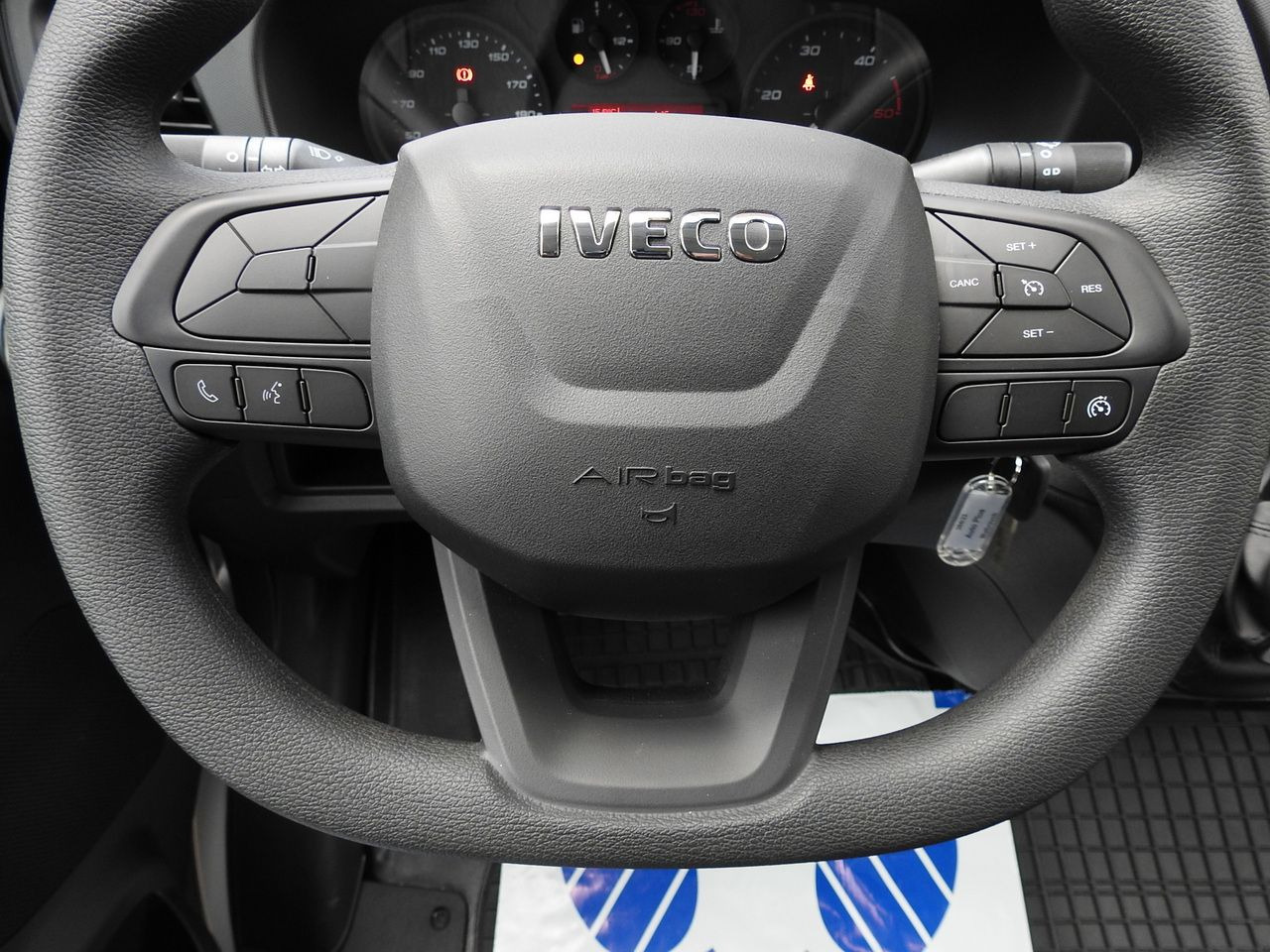Нови Хладилен бус IVECO DAILY 35S16 NEW REGRIGERATOR BOX -10*C 8 PALLETS HEATING FUNCTION POWER SUPPLY 230V CRUISE CONTROL AIR CONDITIONING 160HP: снимка 36