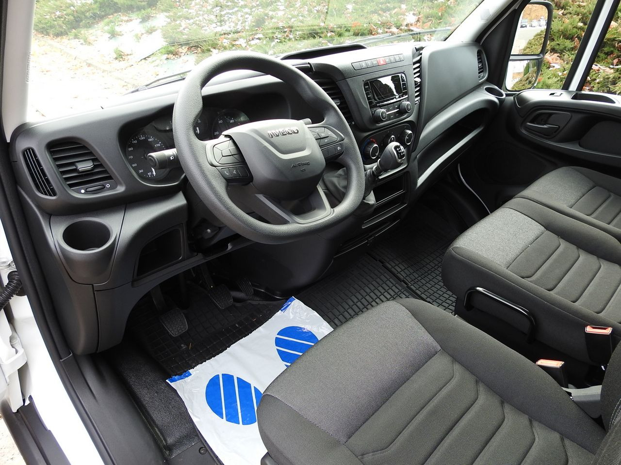 IVECO DAILY 35S16 NEW TARPAULIN LIFT 8 PALLETS CRUISE CONTROL AIR CONDITIONING 160HP - Брезентов бус: снимка 2 IVECO DAILY 35S16 NEW TARPAULIN LIFT 8 PALLETS CRUISE CONTROL AIR CONDITIONING 160HP - Брезентов бус: снимка 2