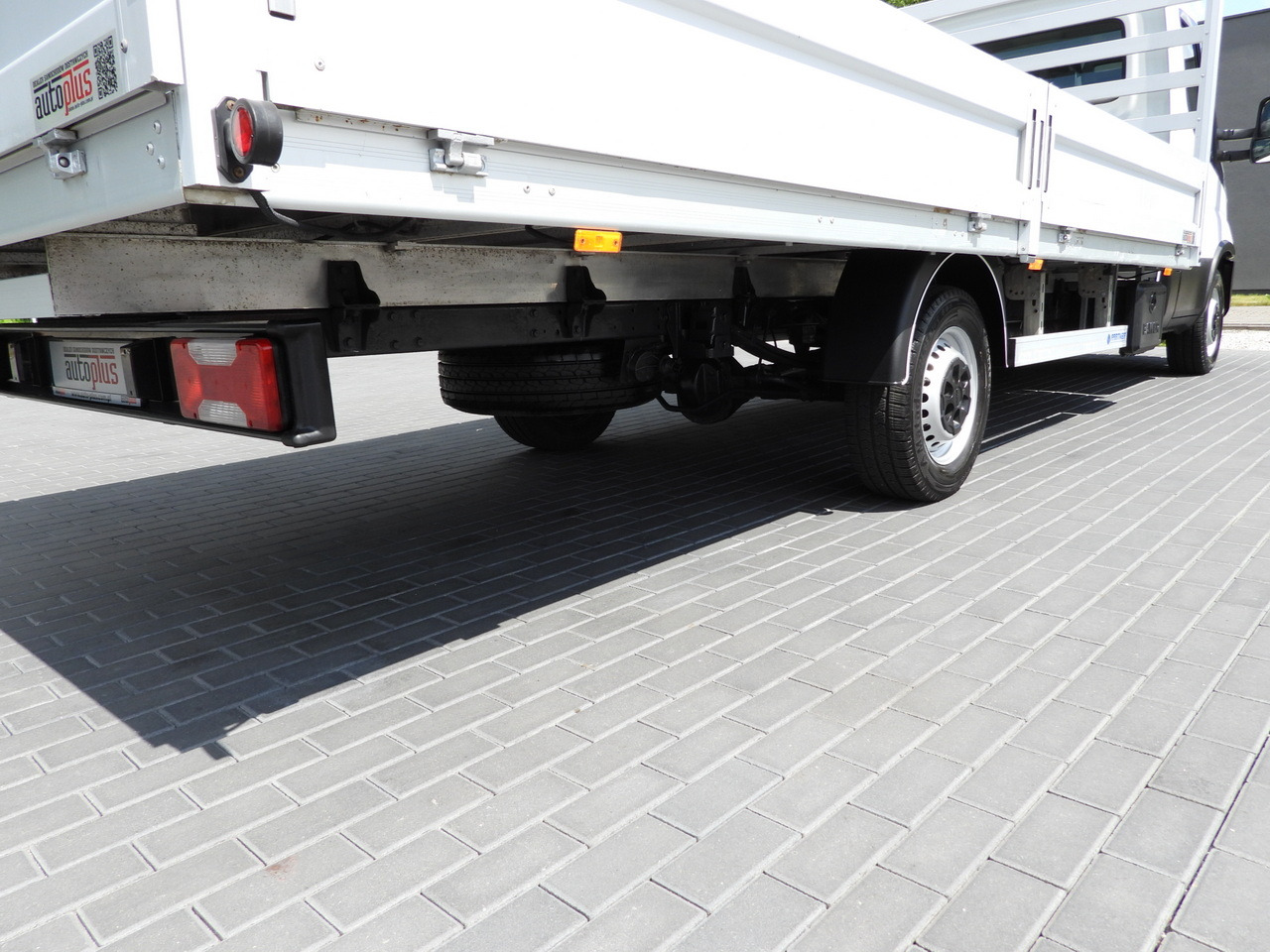 Лизинг на IVECO DAILY 35S16 STAKE BODY 10 PALLETS CRUISE CONTROL AIR CONDITIONING  160HP IVECO DAILY 35S16 STAKE BODY 10 PALLETS CRUISE CONTROL AIR CONDITIONING  160HP: снимка 16