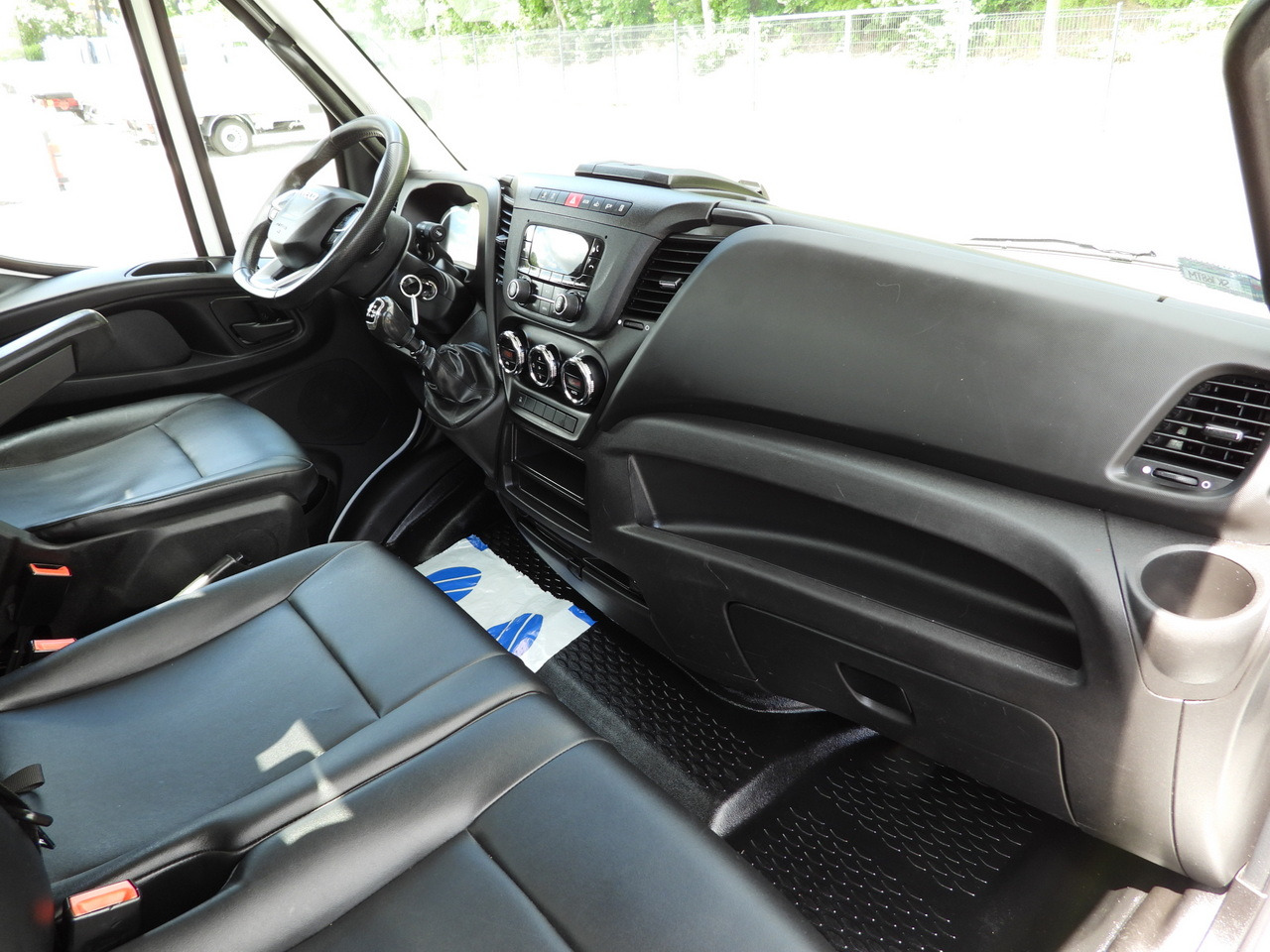 Лизинг на IVECO DAILY 35S16 STAKE BODY 10 PALLETS CRUISE CONTROL AIR CONDITIONING  160HP IVECO DAILY 35S16 STAKE BODY 10 PALLETS CRUISE CONTROL AIR CONDITIONING  160HP: снимка 36
