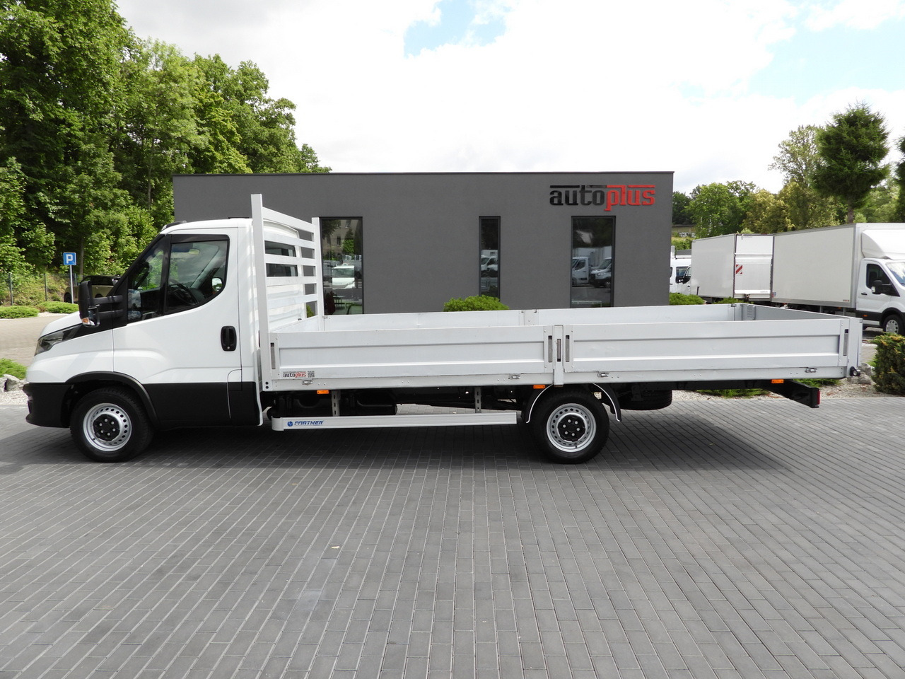 Лизинг на IVECO DAILY 35S16 STAKE BODY 10 PALLETS CRUISE CONTROL AIR CONDITIONING  160HP IVECO DAILY 35S16 STAKE BODY 10 PALLETS CRUISE CONTROL AIR CONDITIONING  160HP: снимка 8