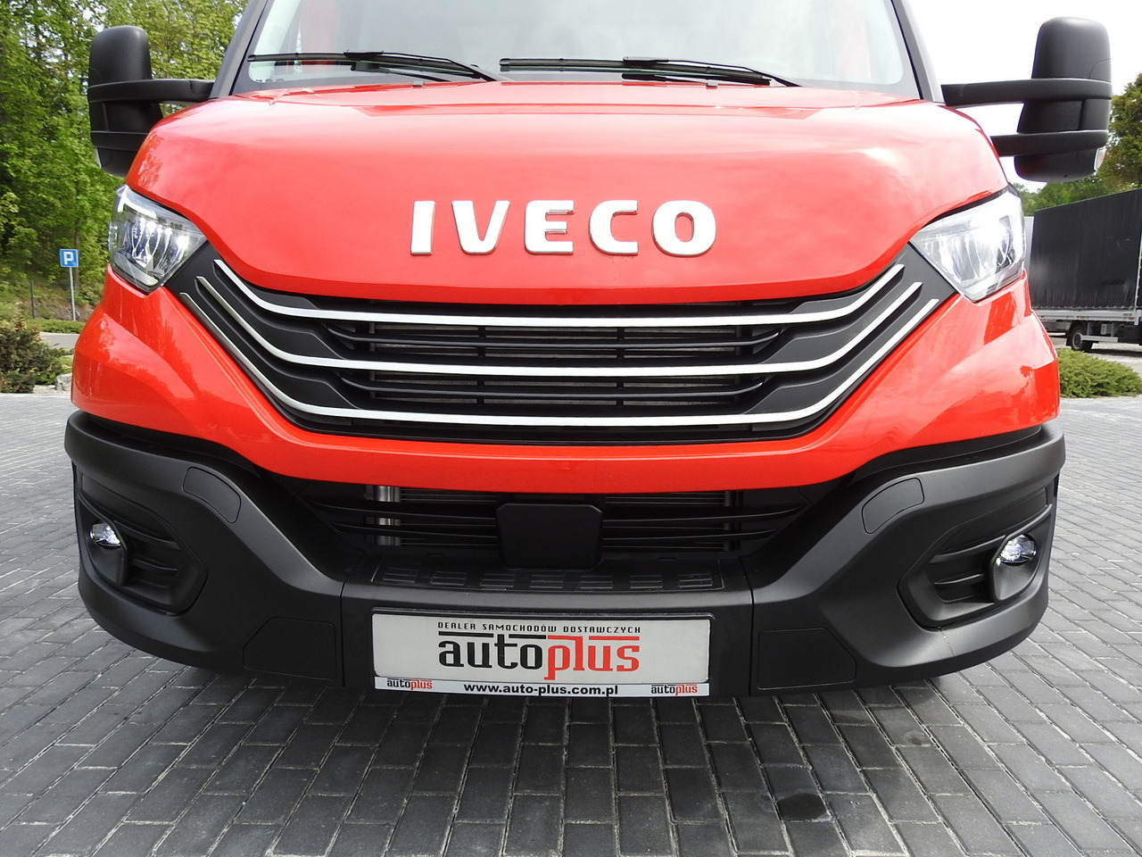 Нови Лекотоварен автомобил фургон IVECO DAILY 35S18 NEW BOX 10 PALLETS CRUISE CONTROL NAVIGATION AIR CONDITIONING LED LIGHTS GUARANTEE  180HP: снимка 15