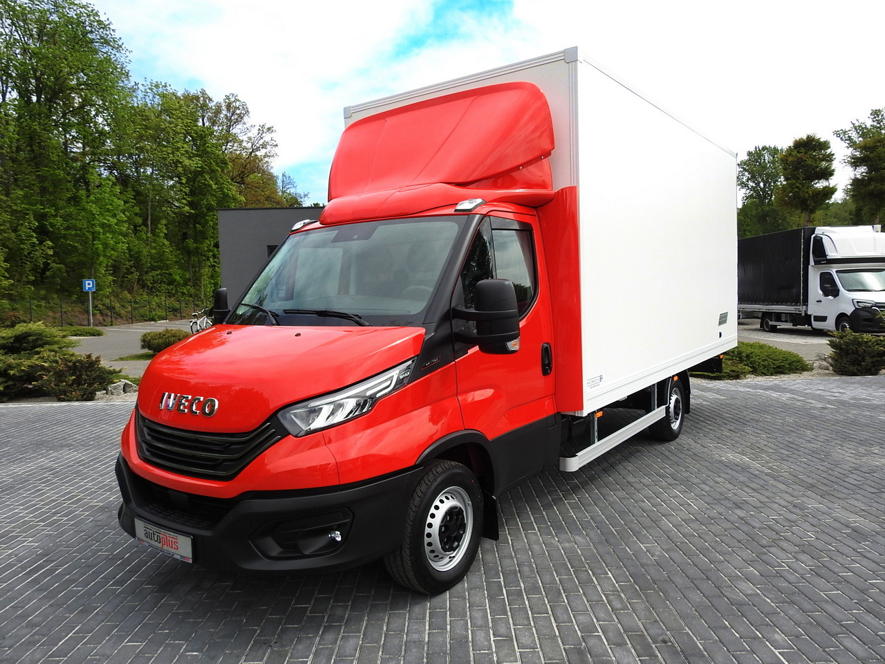 Нови Лекотоварен автомобил фургон IVECO DAILY 35S18 NEW BOX 10 PALLETS CRUISE CONTROL NAVIGATION AIR CONDITIONING LED LIGHTS GUARANTEE  180HP: снимка 21