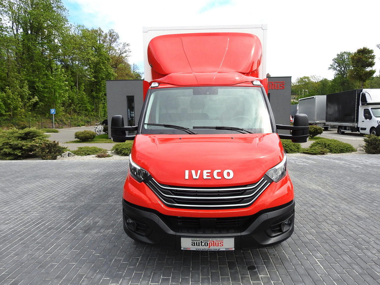 Нови Лекотоварен автомобил фургон IVECO DAILY 35S18 NEW BOX 10 PALLETS CRUISE CONTROL NAVIGATION AIR CONDITIONING LED LIGHTS GUARANTEE  180HP: снимка 5