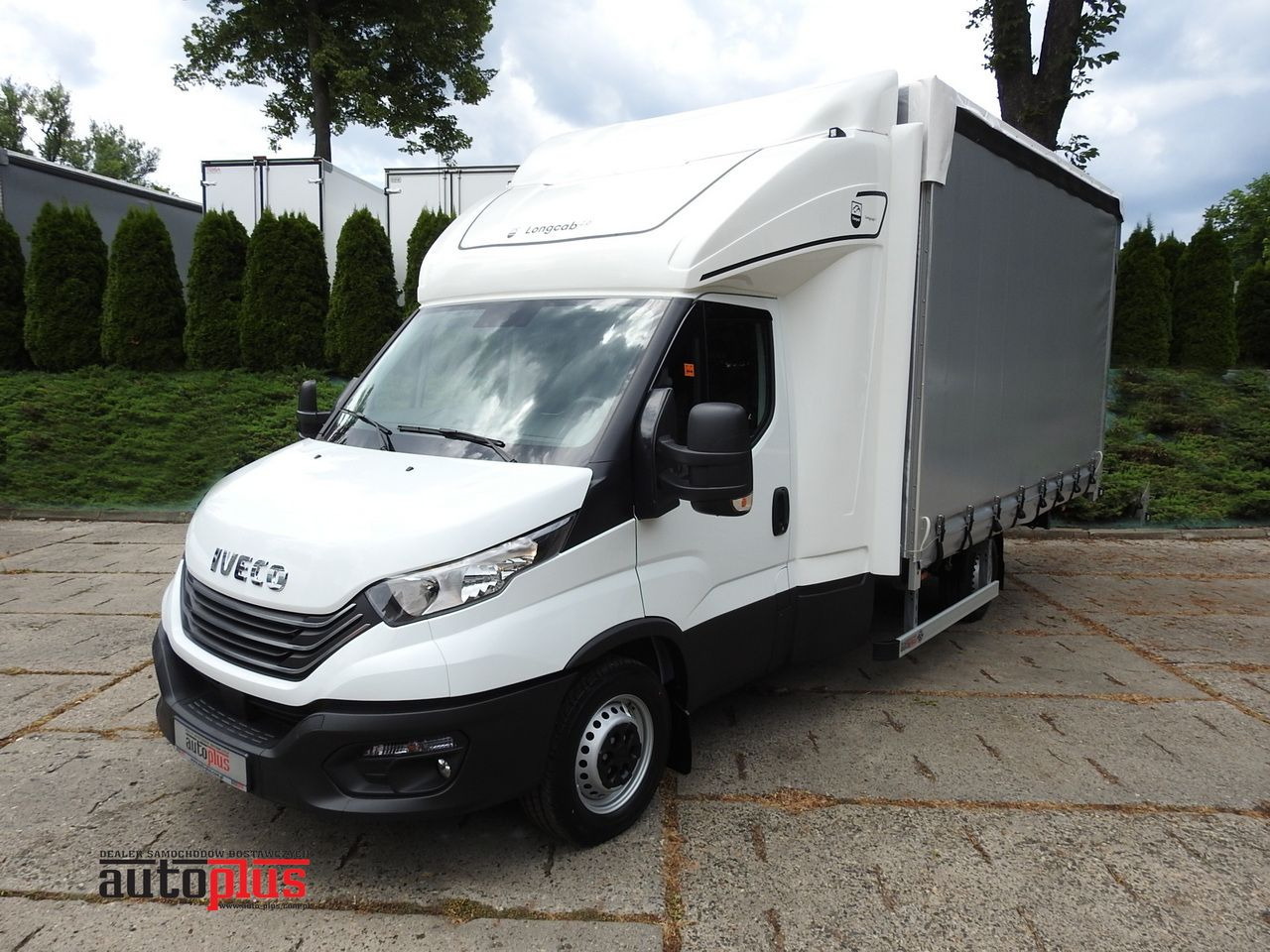 IVECO DAILY 35S18 NEW TARPAULIN WEBASTO CRUISE CONTROL AIR CONDITIONING 180HP - Брезентов бус: снимка 1 IVECO DAILY 35S18 NEW TARPAULIN WEBASTO CRUISE CONTROL AIR CONDITIONING 180HP - Брезентов бус: снимка 1