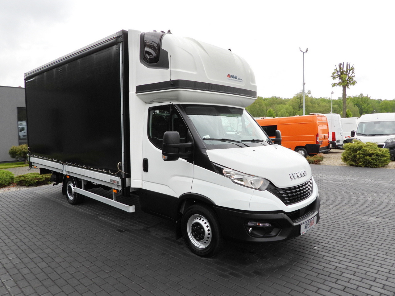 IVECO DAILY 35S18 TARPAULIN 10 PALLETS WEBASTO CRUISE CONTROL AIR CONDITIONING 180HP - Брезентов бус: снимка 4 IVECO DAILY 35S18 TARPAULIN 10 PALLETS WEBASTO CRUISE CONTROL AIR CONDITIONING 180HP - Брезентов бус: снимка 4