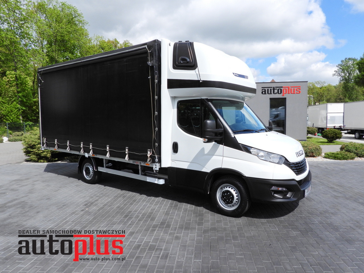 IVECO DAILY 35S18 TARPAULIN 10 PALLETS WEBASTO CRUISE CONTROL AIR CONDITIONING 180HP - Брезентов бус: снимка 1 IVECO DAILY 35S18 TARPAULIN 10 PALLETS WEBASTO CRUISE CONTROL AIR CONDITIONING 180HP - Брезентов бус: снимка 1