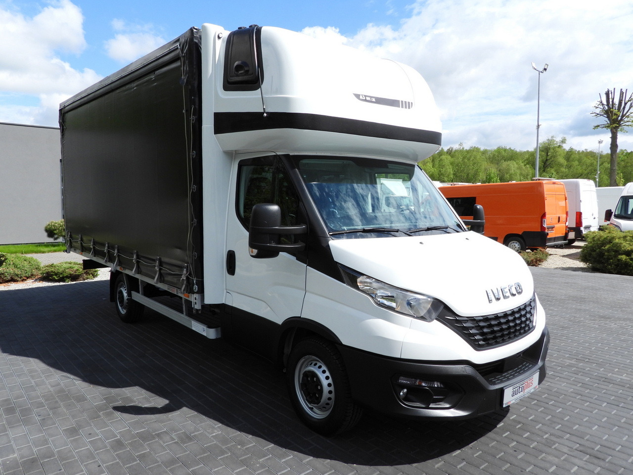 IVECO DAILY 35S18 TARPAULIN 10 PALLETS WEBASTO CRUISE CONTROL AIR CONDITIONING 180HP - Брезентов бус: снимка 4 IVECO DAILY 35S18 TARPAULIN 10 PALLETS WEBASTO CRUISE CONTROL AIR CONDITIONING 180HP - Брезентов бус: снимка 4
