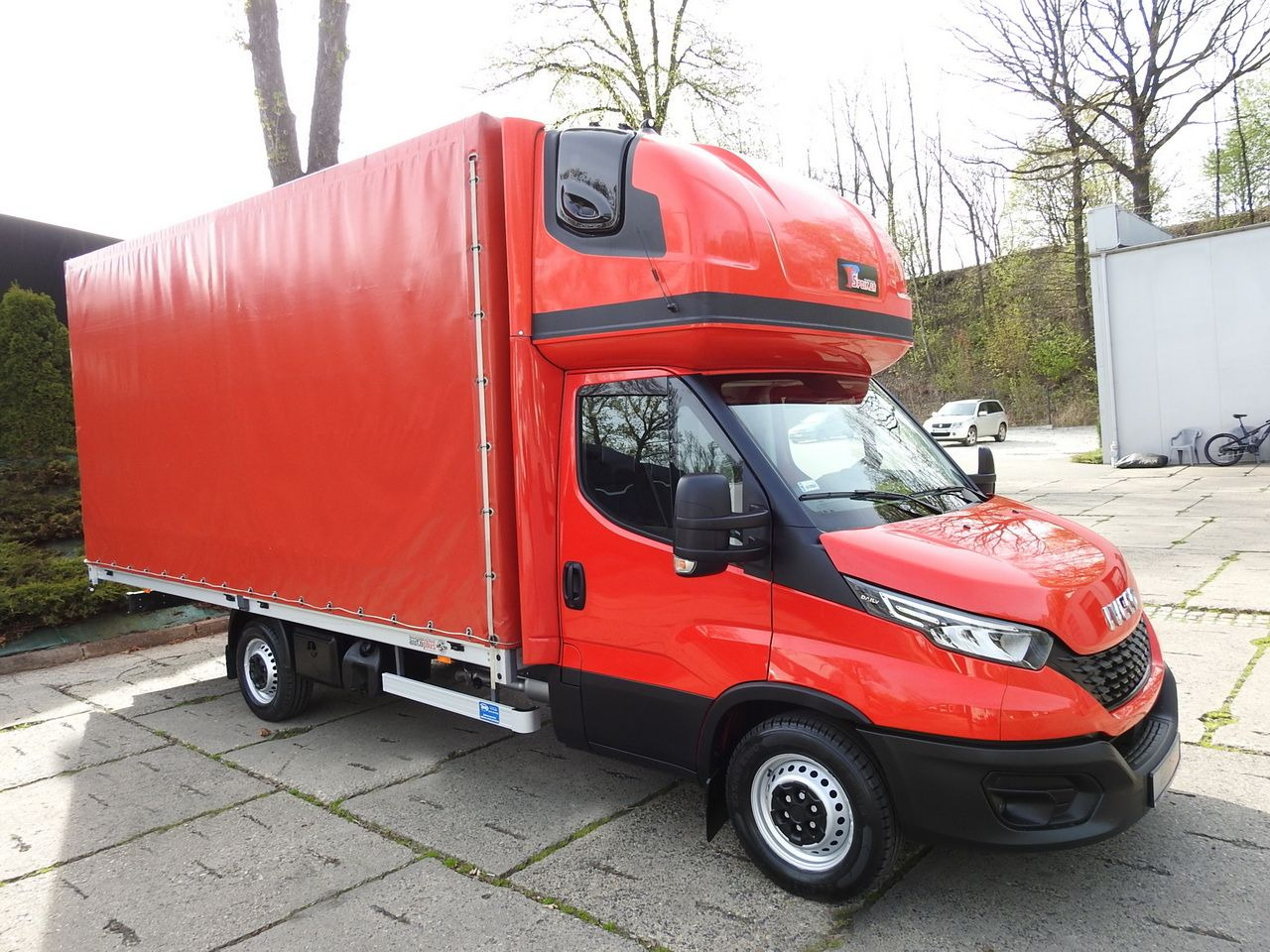 IVECO DAILY 35S18 TARPAULIN 10 PALLETS WEBASTO CRUISE CONTROL LED LIGHTS AIR CONDITIONING 180HP - Брезентов бус: снимка 4 IVECO DAILY 35S18 TARPAULIN 10 PALLETS WEBASTO CRUISE CONTROL LED LIGHTS AIR CONDITIONING 180HP - Брезентов бус: снимка 4