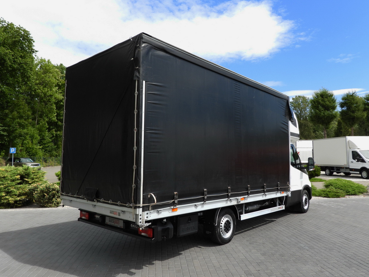 IVECO DAILY 35S18 TARPAULIN 10 PALLETS WEBASTO CRUISE CONTROL LED LIGHTS PNEUMATICS AIR CONDITIONING 180HP - Брезентов бус: снимка 3 IVECO DAILY 35S18 TARPAULIN 10 PALLETS WEBASTO CRUISE CONTROL LED LIGHTS PNEUMATICS AIR CONDITIONING 180HP - Брезентов бус: снимка 3