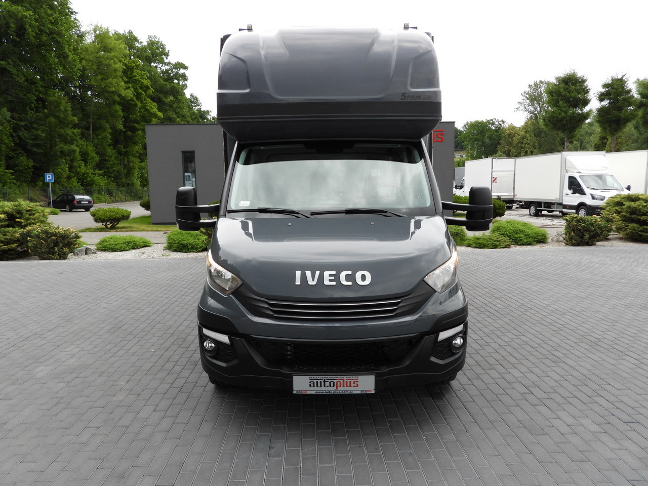 IVECO DAILY 35S18 TARPAULIN 10 PALLETS WEBASTO CRUISE CONTROL PNEUMATICS AUTOMATIC TRANSMISSION HI-MATIC AIR CONDITIONING 180HP - Брезентов бус: снимка 5 IVECO DAILY 35S18 TARPAULIN 10 PALLETS WEBASTO CRUISE CONTROL PNEUMATICS AUTOMATIC TRANSMISSION HI-MATIC AIR CONDITIONING 180HP - Брезентов бус: снимка 5