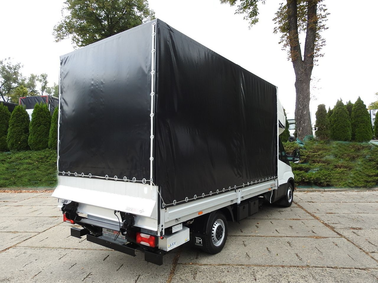 IVECO DAILY 35S18 TARPAULIN LIFT 8 PALLETS CRUISE CONTROL AIR CONDITIONING 180HP - Брезентов бус: снимка 3 IVECO DAILY 35S18 TARPAULIN LIFT 8 PALLETS CRUISE CONTROL AIR CONDITIONING 180HP - Брезентов бус: снимка 3