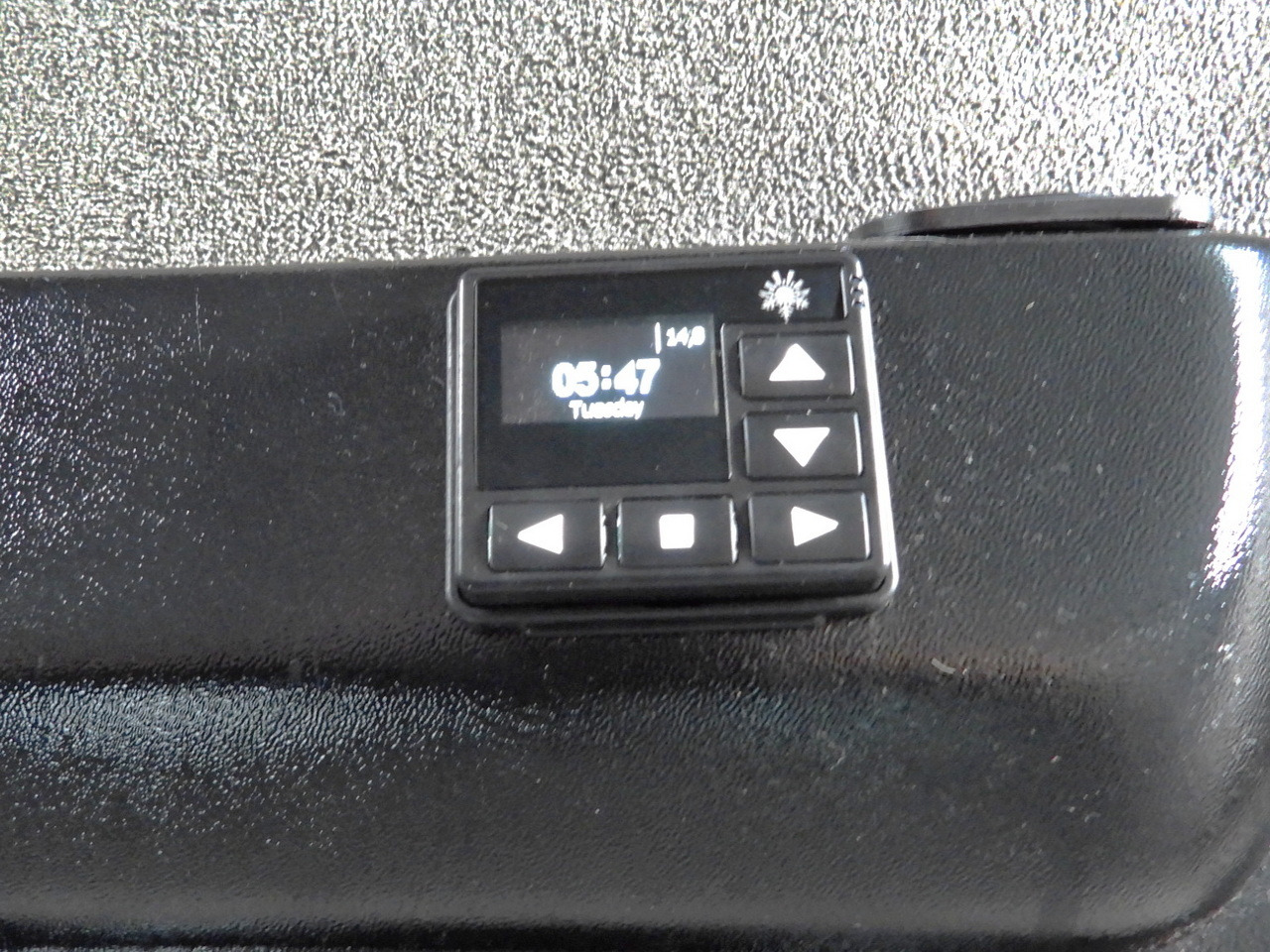 Брезентов бус IVECO DAILY 35S18 TARPAULIN LIFT 8 PALLETS WEBASTO CRUISE CONTROL AIR CONDITIONING 180HP: снимка 48 Брезентов бус IVECO DAILY 35S18 TARPAULIN LIFT 8 PALLETS WEBASTO CRUISE CONTROL AIR CONDITIONING 180HP: снимка 48