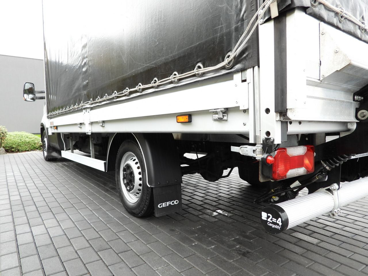 Брезентов бус IVECO DAILY 35S18 TARPAULIN LIFT 8 PALLETS WEBASTO CRUISE CONTROL AIR CONDITIONING  180HP: снимка 17