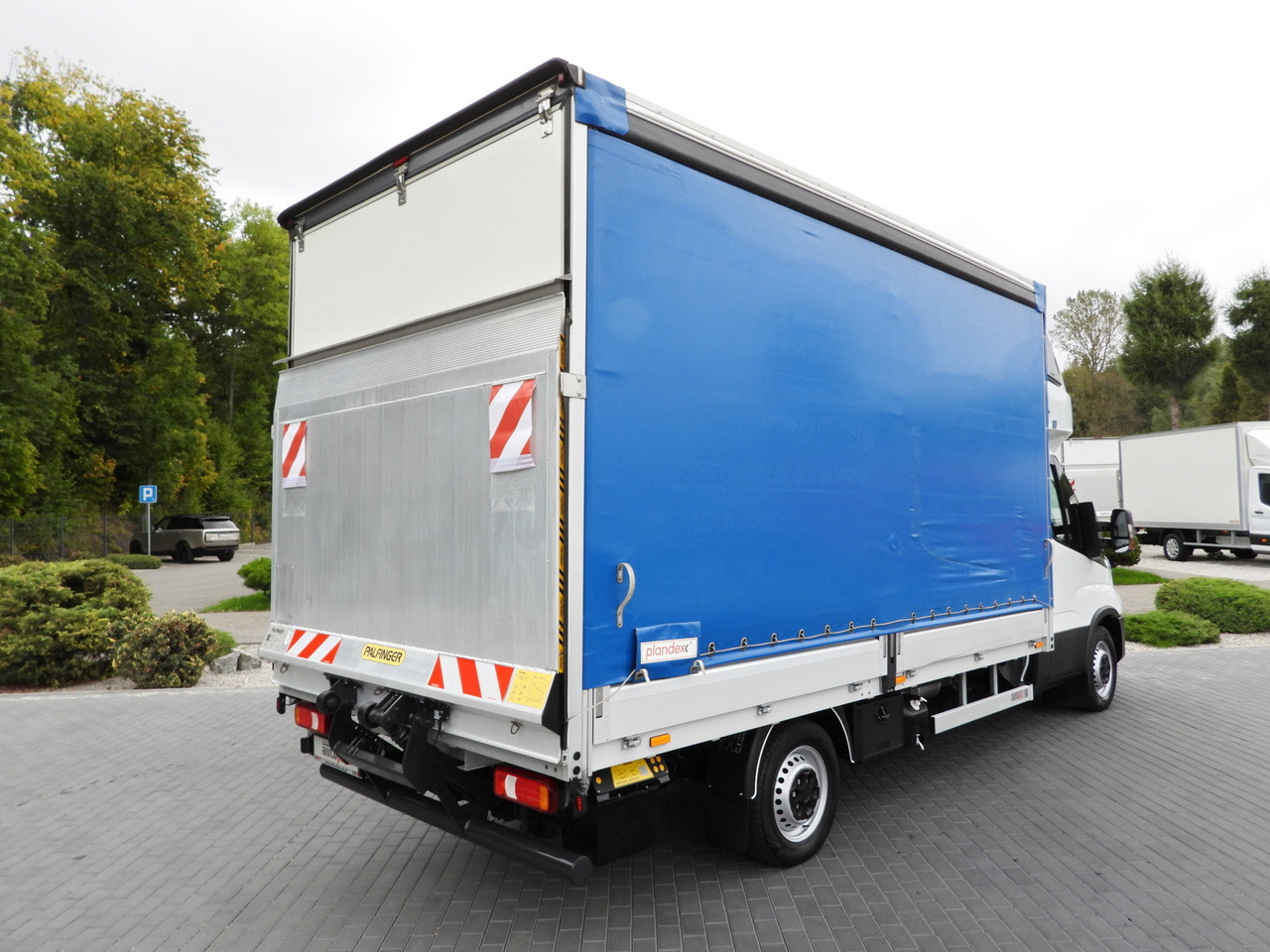 IVECO DAILY 35S18 TARPAULIN LIFT 8 PALLETS WEBASTO CRUISE CONTROL LED LIGHTS AIR CONDITIONING 180HP - Брезентов бус: снимка 3 IVECO DAILY 35S18 TARPAULIN LIFT 8 PALLETS WEBASTO CRUISE CONTROL LED LIGHTS AIR CONDITIONING 180HP - Брезентов бус: снимка 3