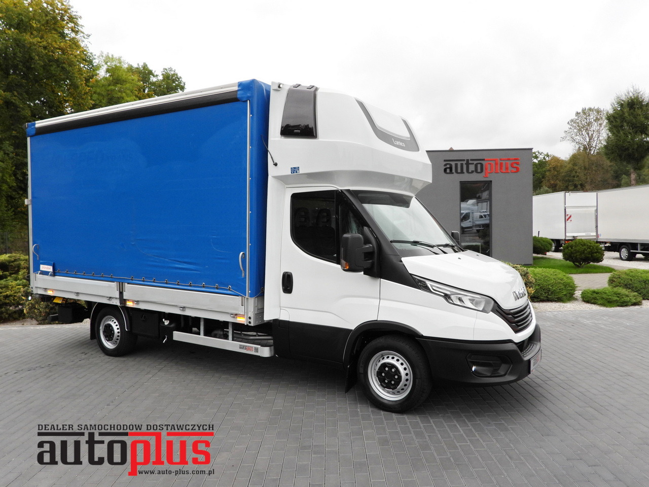 IVECO DAILY 35S18 TARPAULIN LIFT 8 PALLETS WEBASTO CRUISE CONTROL LED LIGHTS AIR CONDITIONING 180HP - Брезентов бус: снимка 1 IVECO DAILY 35S18 TARPAULIN LIFT 8 PALLETS WEBASTO CRUISE CONTROL LED LIGHTS AIR CONDITIONING 180HP - Брезентов бус: снимка 1