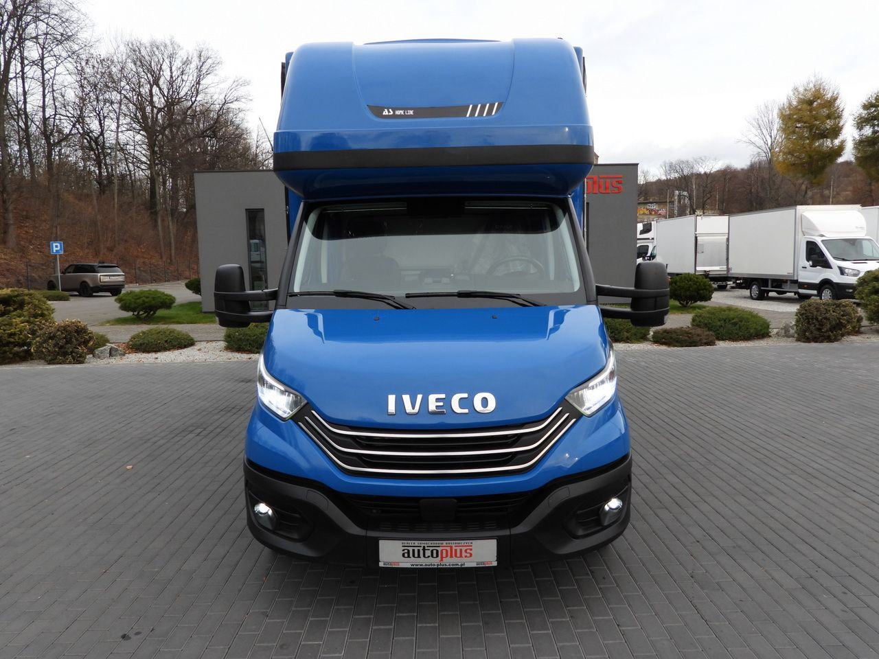 IVECO DAILY 35S21 TARPAULIN 10 PALLETS WEBASTO CRUISE CONTROL NAVIGATION LED LIGHTS AUTOMATIC TRANSMISSION HI-MATIC AIR CONDITIONING 210HP - Брезентов бус: снимка 5 IVECO DAILY 35S21 TARPAULIN 10 PALLETS WEBASTO CRUISE CONTROL NAVIGATION LED LIGHTS AUTOMATIC TRANSMISSION HI-MATIC AIR CONDITIONING 210HP - Брезентов бус: снимка 5