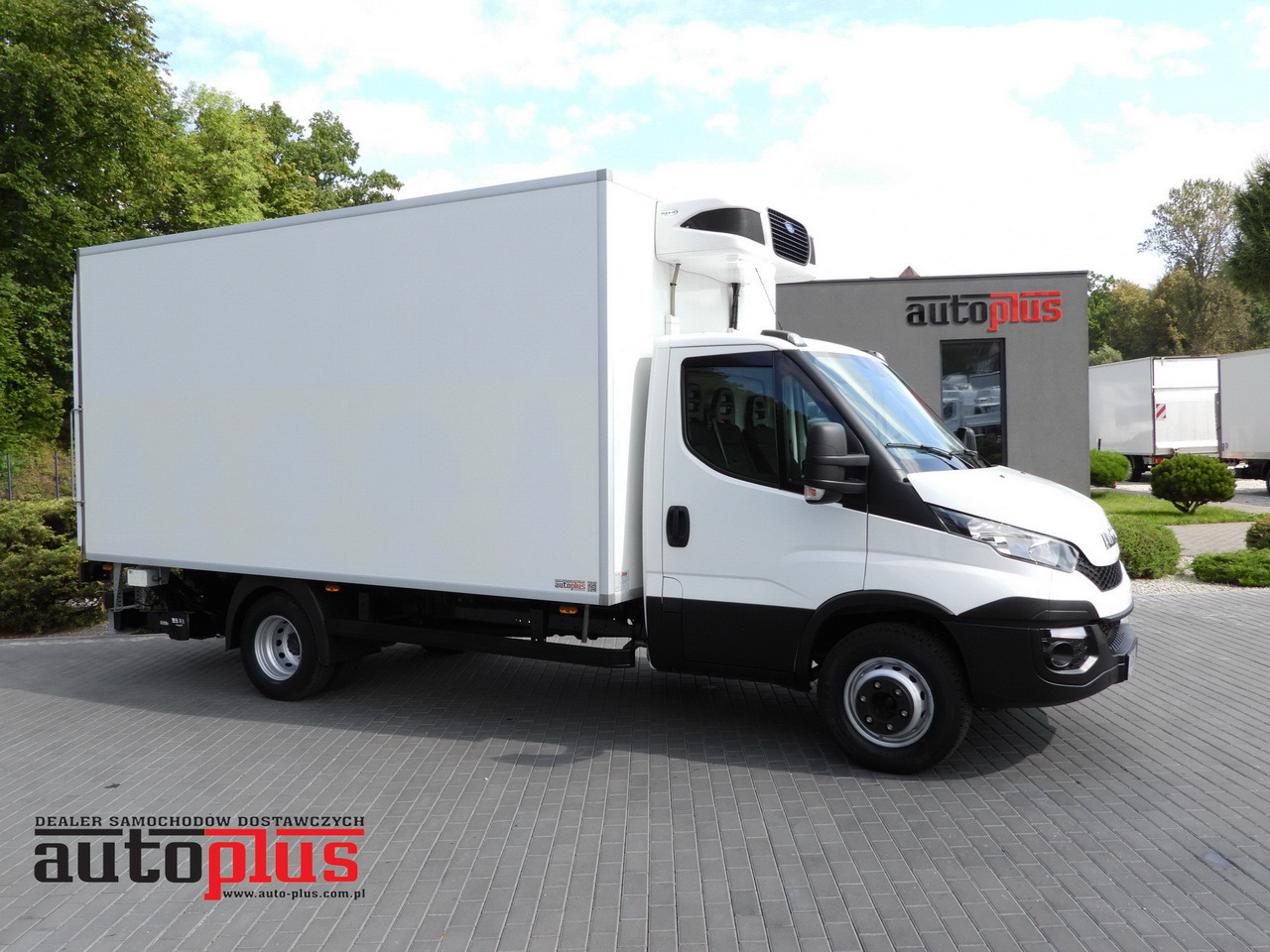 IVECO DAILY 70C17 REFRIGERATOR 1*C LIFT 10 PALLETS POWER SUPPLY 230V CRUISE CONTROL AIR CONDITIONING PNEUMATICS AUTOMATIC TRANSMISSION HI-MATIC TWIN WHEELS 170HP - Рефрижератор камион: снимка 1 IVECO DAILY 70C17 REFRIGERATOR 1*C LIFT 10 PALLETS POWER SUPPLY 230V CRUISE CONTROL AIR CONDITIONING PNEUMATICS AUTOMATIC TRANSMISSION HI-MATIC TWIN WHEELS 170HP - Рефрижератор камион: снимка 1