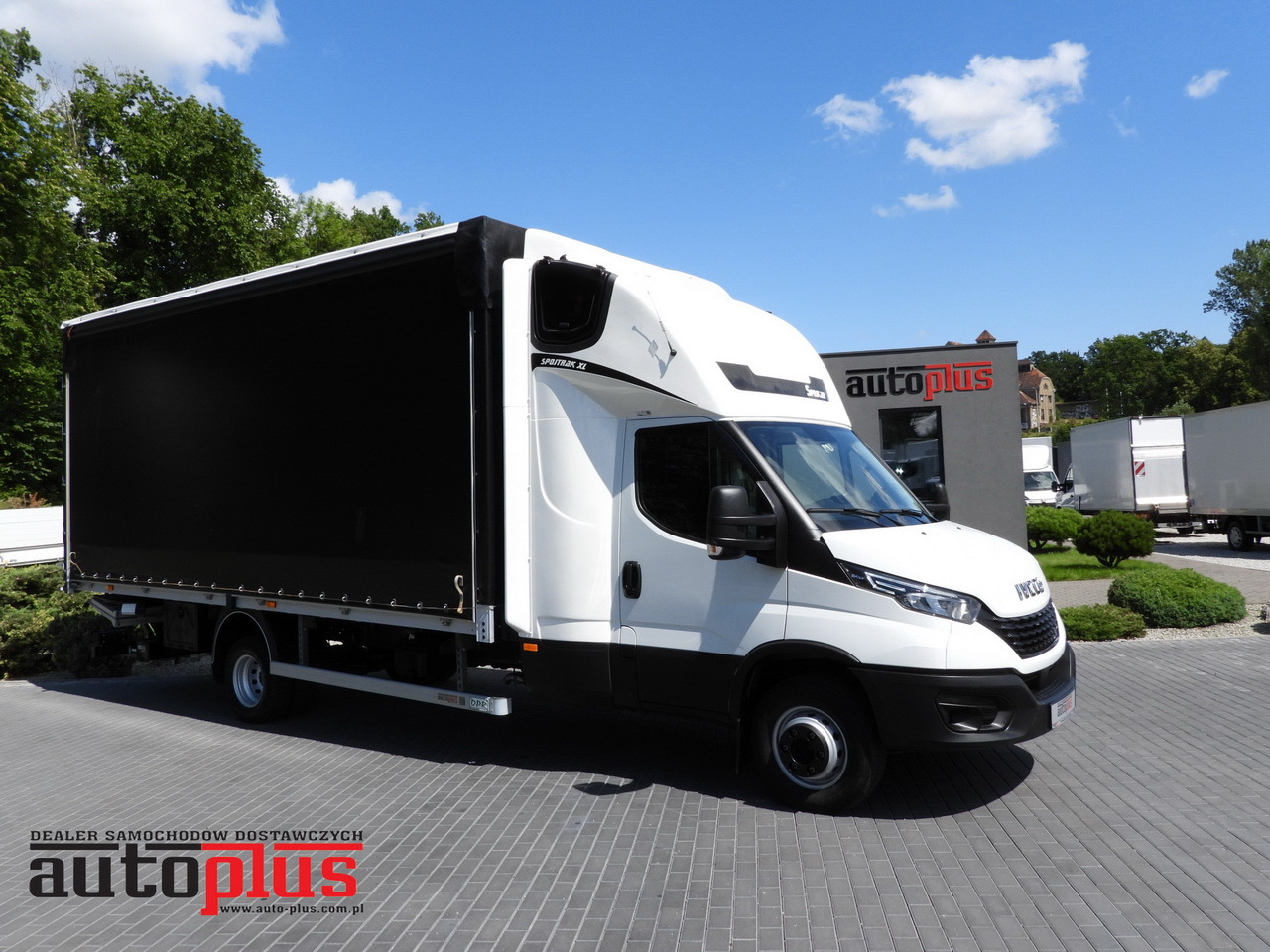 IVECO DAILY 70C18 TARPAULIN LIFT 14 PALLETS WEBASTO CRUISE CONTROL LED LIGHTS TWIN WHEELS AIR CONDITIONING 180HP - Брезентов бус: снимка 1 IVECO DAILY 70C18 TARPAULIN LIFT 14 PALLETS WEBASTO CRUISE CONTROL LED LIGHTS TWIN WHEELS AIR CONDITIONING 180HP - Брезентов бус: снимка 1