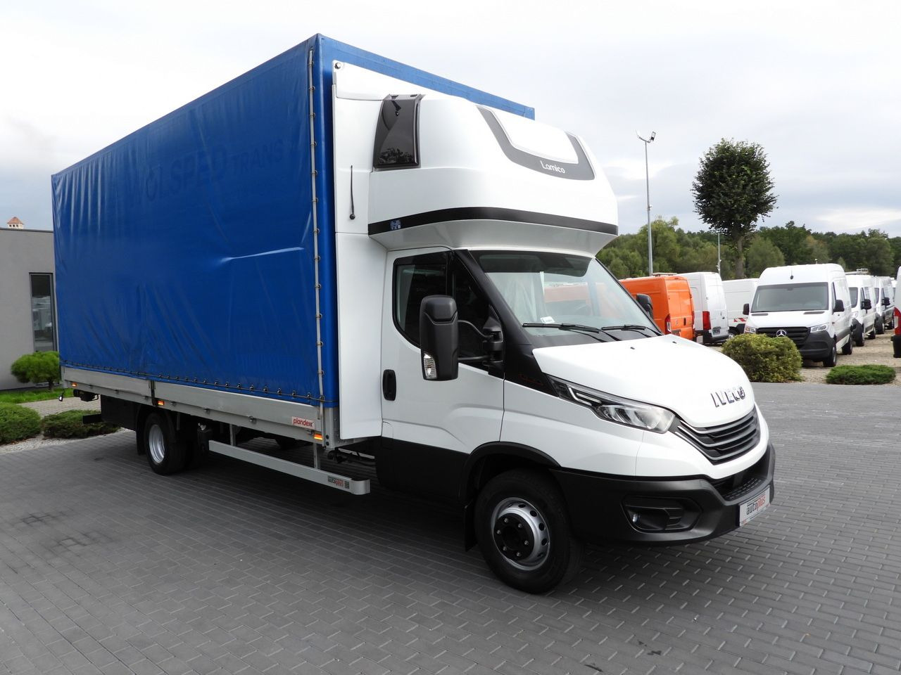 IVECO DAILY 72C18 TARPAULIN LIFT 14 PALLETS WEBASTO CRUISE CONTROL LED LIGHTS TWIN WHEELS AIR CONDITIONING 180HP - Брезентов бус: снимка 4 IVECO DAILY 72C18 TARPAULIN LIFT 14 PALLETS WEBASTO CRUISE CONTROL LED LIGHTS TWIN WHEELS AIR CONDITIONING 180HP - Брезентов бус: снимка 4