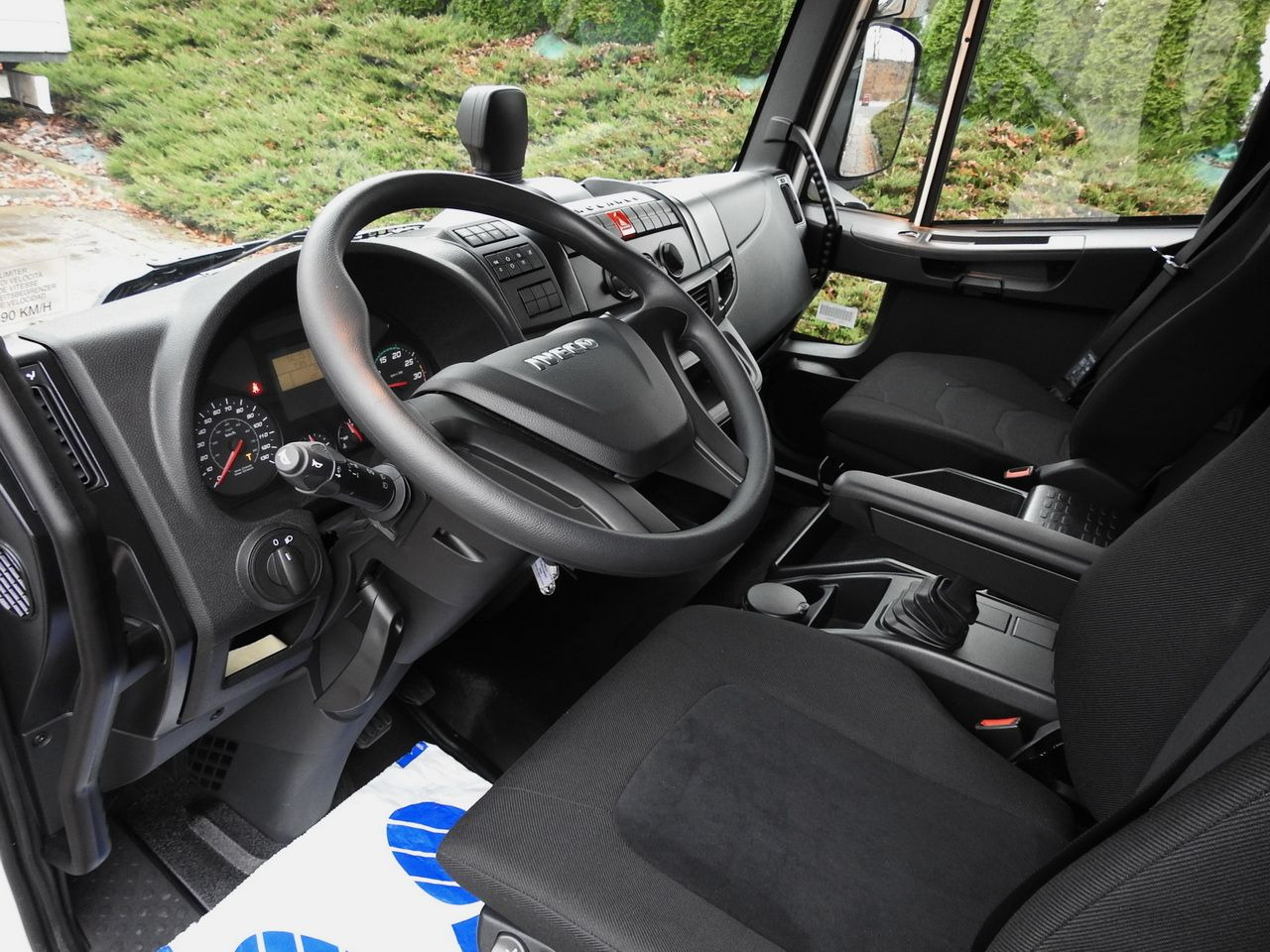 IVECO EUROCARGO 120-250 NEW TARPAULIN LIFT 18 PALLETS WEBASTO CRUISE CONTROL AIR CONDITIONING LED LIGHTS PNEUMATICS AUTOMATIC TRANSMISSION HI-MATIC 250HP - Брезентов бус: снимка 2 IVECO EUROCARGO 120-250 NEW TARPAULIN LIFT 18 PALLETS WEBASTO CRUISE CONTROL AIR CONDITIONING LED LIGHTS PNEUMATICS AUTOMATIC TRANSMISSION HI-MATIC 250HP - Брезентов бус: снимка 2