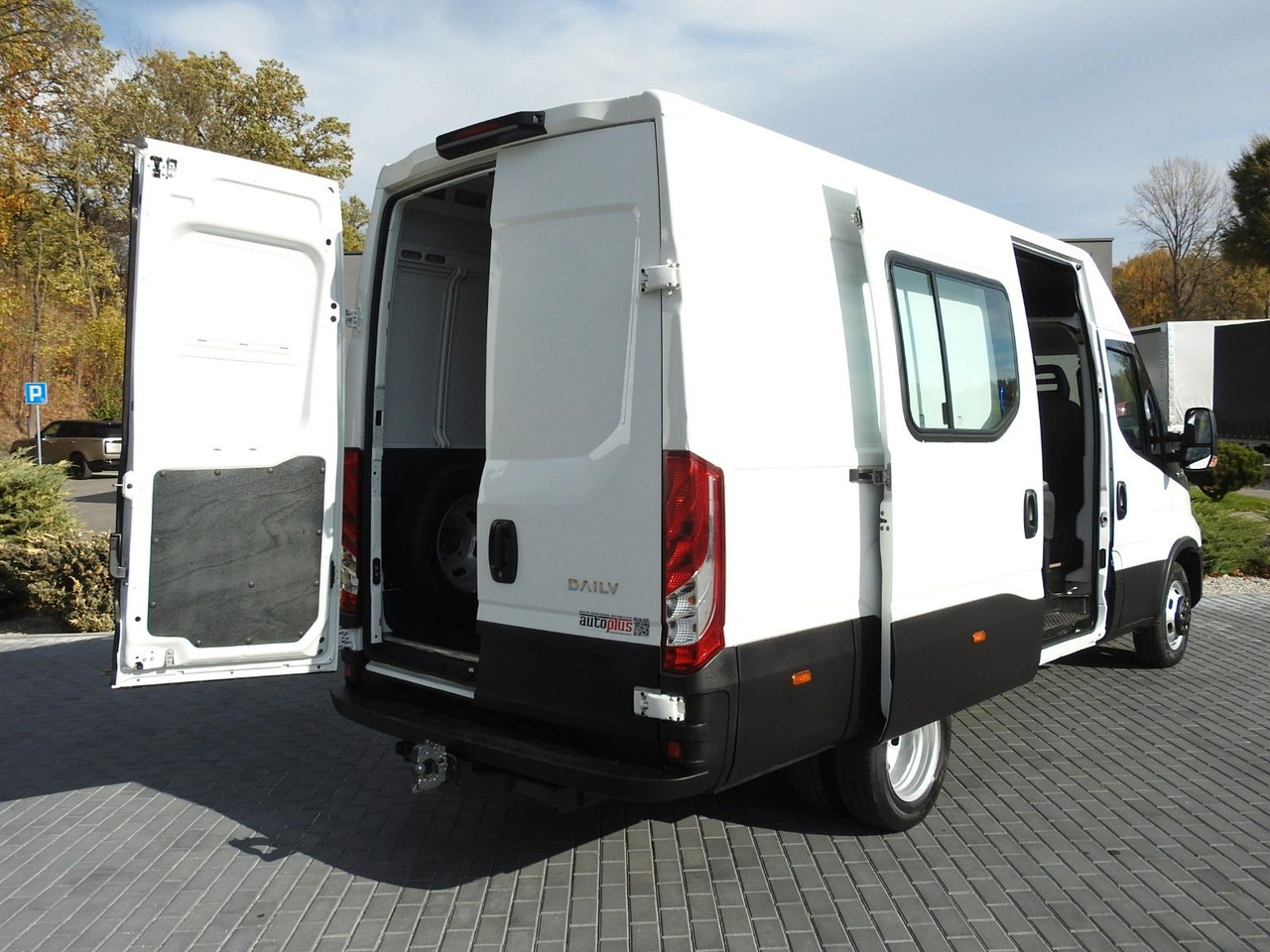 Iveco DAILY 35C14 KASTENWAGEN DOPPELKABINE 7 SITZE - Товарен бус, Бус с двойна кабина: снимка 3 Iveco DAILY 35C14 KASTENWAGEN DOPPELKABINE 7 SITZE - Товарен бус, Бус с двойна кабина: снимка 3