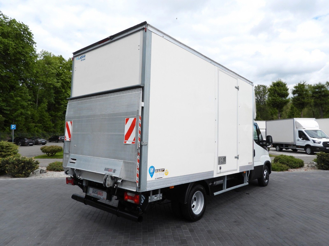 Iveco DAILY 35C16 KOFFER AUFZUG 8 PALETTEN TEMPOMAT Iveco DAILY 35C16 KOFFER AUFZUG 8 PALETTEN TEMPOMAT - Лекотоварен автомобил фургон: снимка 3 Iveco DAILY 35C16 KOFFER AUFZUG 8 PALETTEN TEMPOMAT Iveco DAILY 35C16 KOFFER AUFZUG 8 PALETTEN TEMPOMAT - Лекотоварен автомобил фургон: снимка 3
