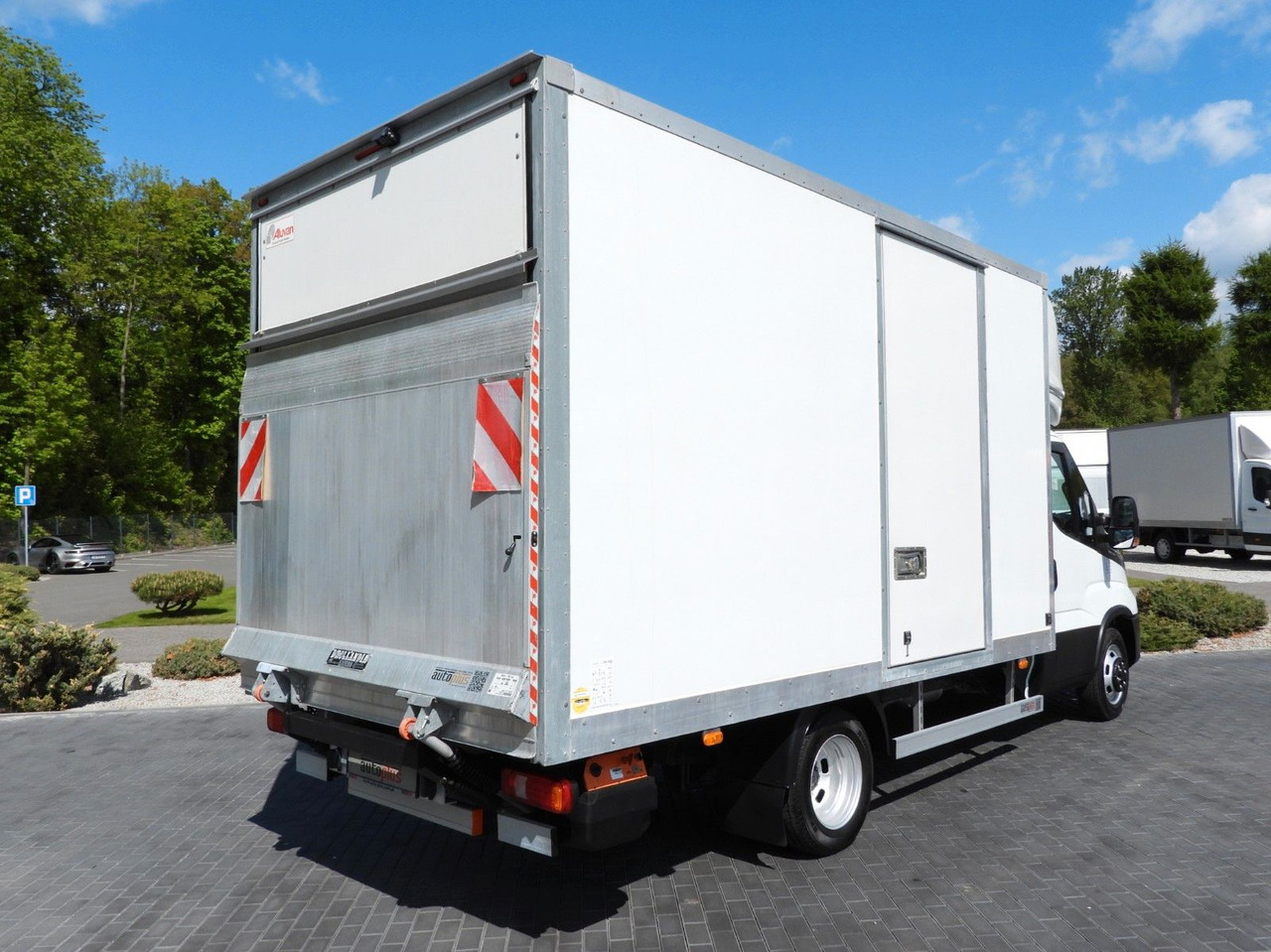Iveco DAILY 35C16 KOFFER AUFZUG 8 PALETTEN TEMPOMAT - Лекотоварен автомобил фургон: снимка 3 Iveco DAILY 35C16 KOFFER AUFZUG 8 PALETTEN TEMPOMAT - Лекотоварен автомобил фургон: снимка 3