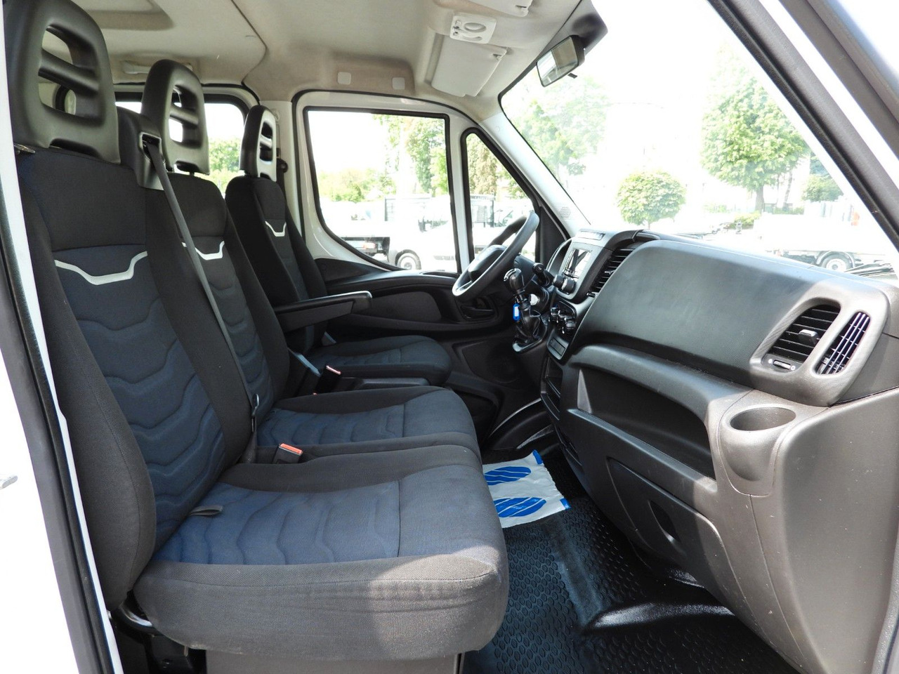 Лизинг на  Iveco DAILY 35S12 PRITSCHE DOPPELKABINE DOKA 7 SITZE Iveco DAILY 35S12 PRITSCHE DOPPELKABINE DOKA 7 SITZE: снимка 27