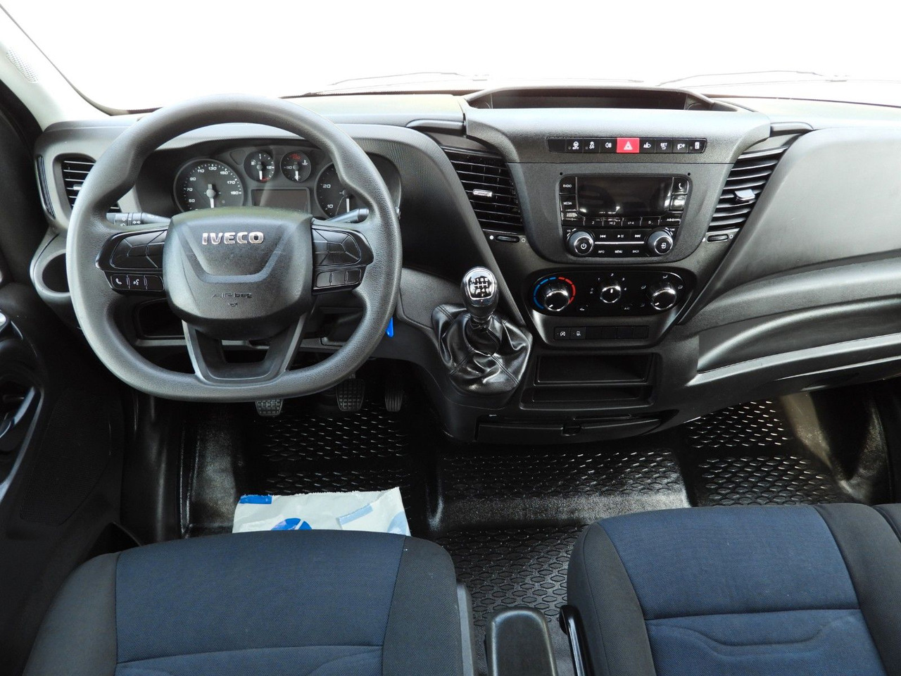 Лизинг на  Iveco DAILY 35S12 PRITSCHE DOPPELKABINE DOKA 7 SITZE Iveco DAILY 35S12 PRITSCHE DOPPELKABINE DOKA 7 SITZE: снимка 23