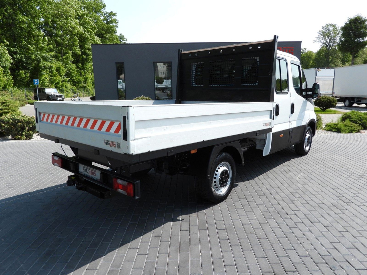 Iveco DAILY 35S12 PRITSCHE DOPPELKABINE DOKA 7 SITZE - Бордови бус, Бус с двойна кабина: снимка 3 Iveco DAILY 35S12 PRITSCHE DOPPELKABINE DOKA 7 SITZE - Бордови бус, Бус с двойна кабина: снимка 3