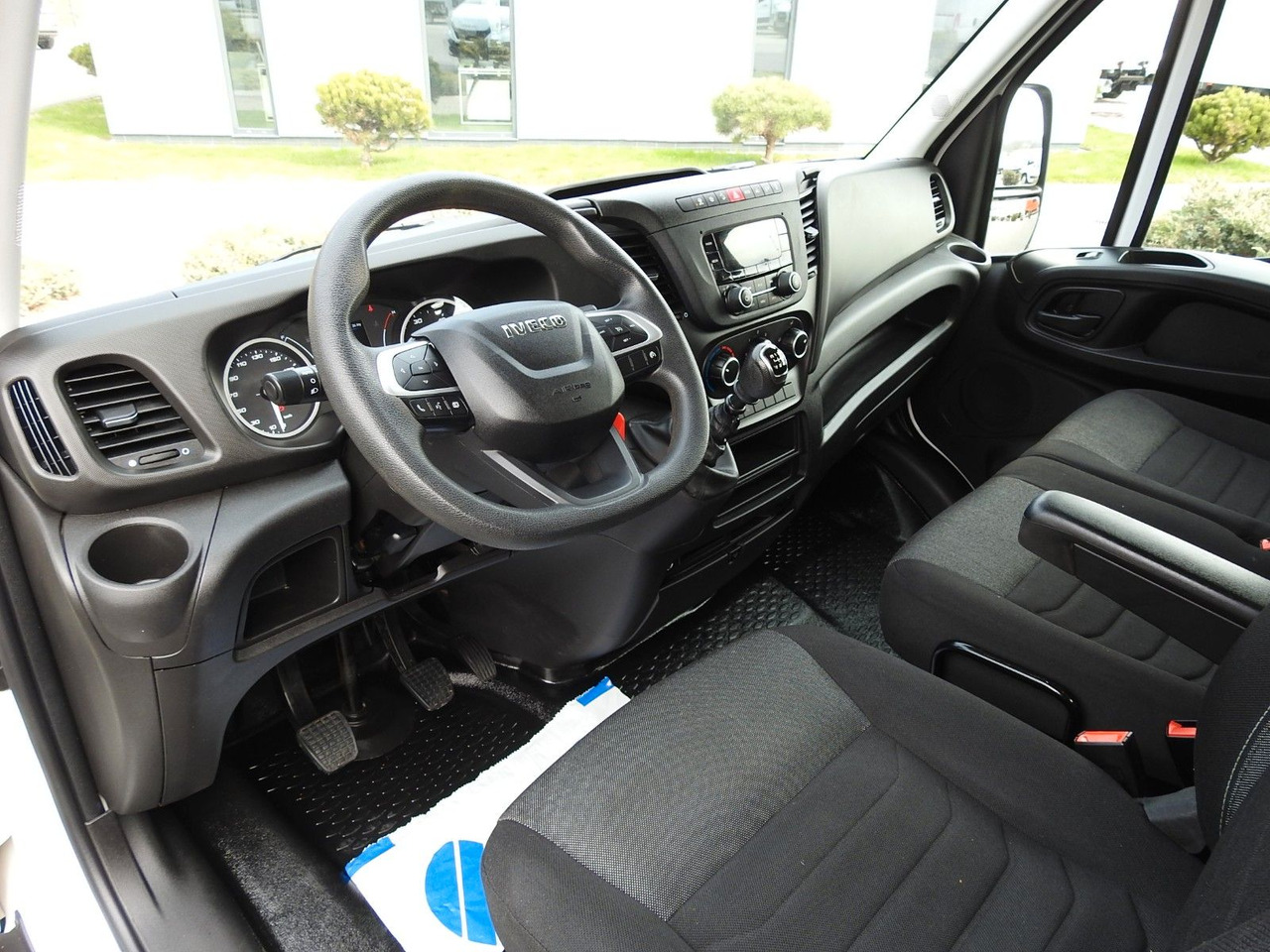 Iveco DAILY 35S14 KIPPER DOPPELKABINE DOKA 7 SITZE - Бус самосвал: снимка 2 Iveco DAILY 35S14 KIPPER DOPPELKABINE DOKA 7 SITZE - Бус самосвал: снимка 2
