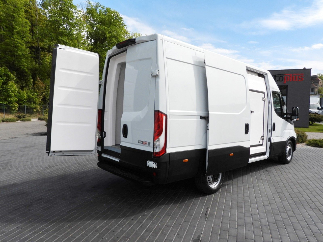 Iveco DAILY 35S14 KÜHLKASTENWAGEN-10*C TEMPOMAT - Хладилен бус: снимка 3 Iveco DAILY 35S14 KÜHLKASTENWAGEN-10*C TEMPOMAT - Хладилен бус: снимка 3
