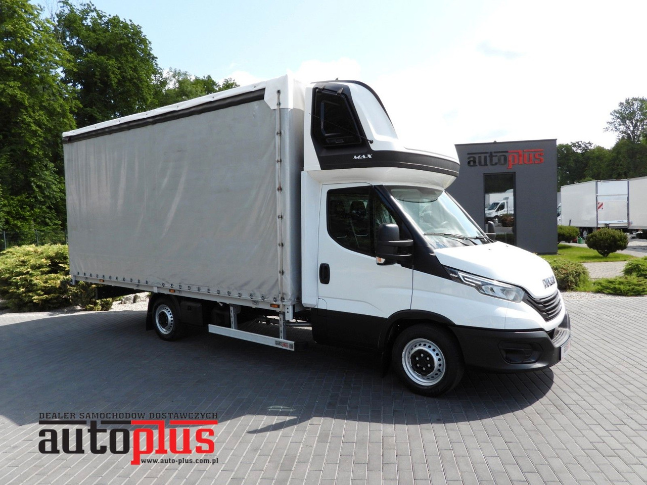 Iveco DAILY 35S18 PRITSCHE PLANE 10 PALETTEN TEMPOMAT - Брезентов бус: снимка 1 Iveco DAILY 35S18 PRITSCHE PLANE 10 PALETTEN TEMPOMAT - Брезентов бус: снимка 1