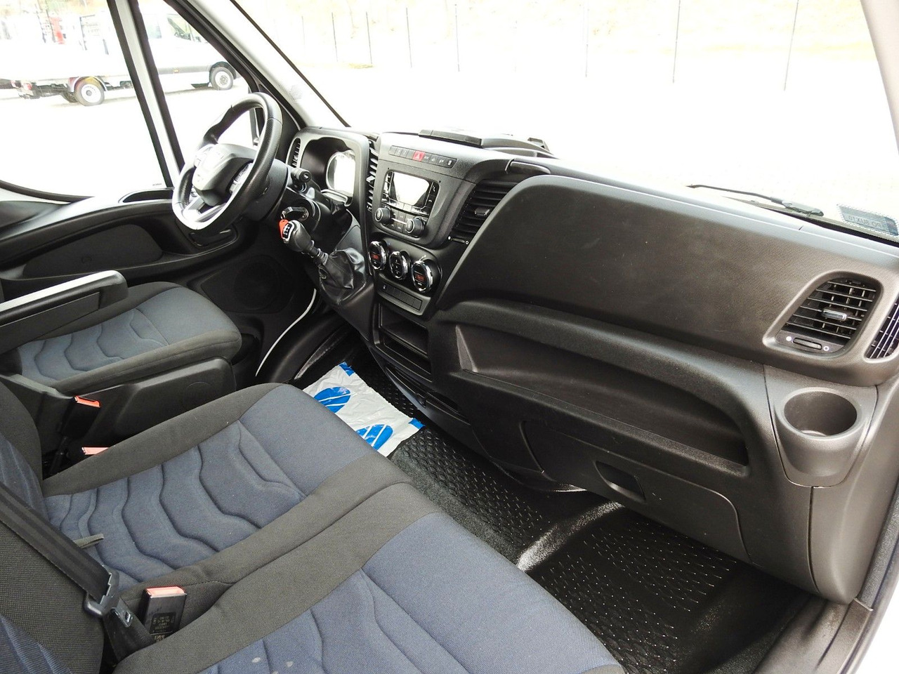 Брезентов бус Iveco DAILY  35S18 PRITSCHE PLANE 10 PALETTEN WEBASTO: снимка 29