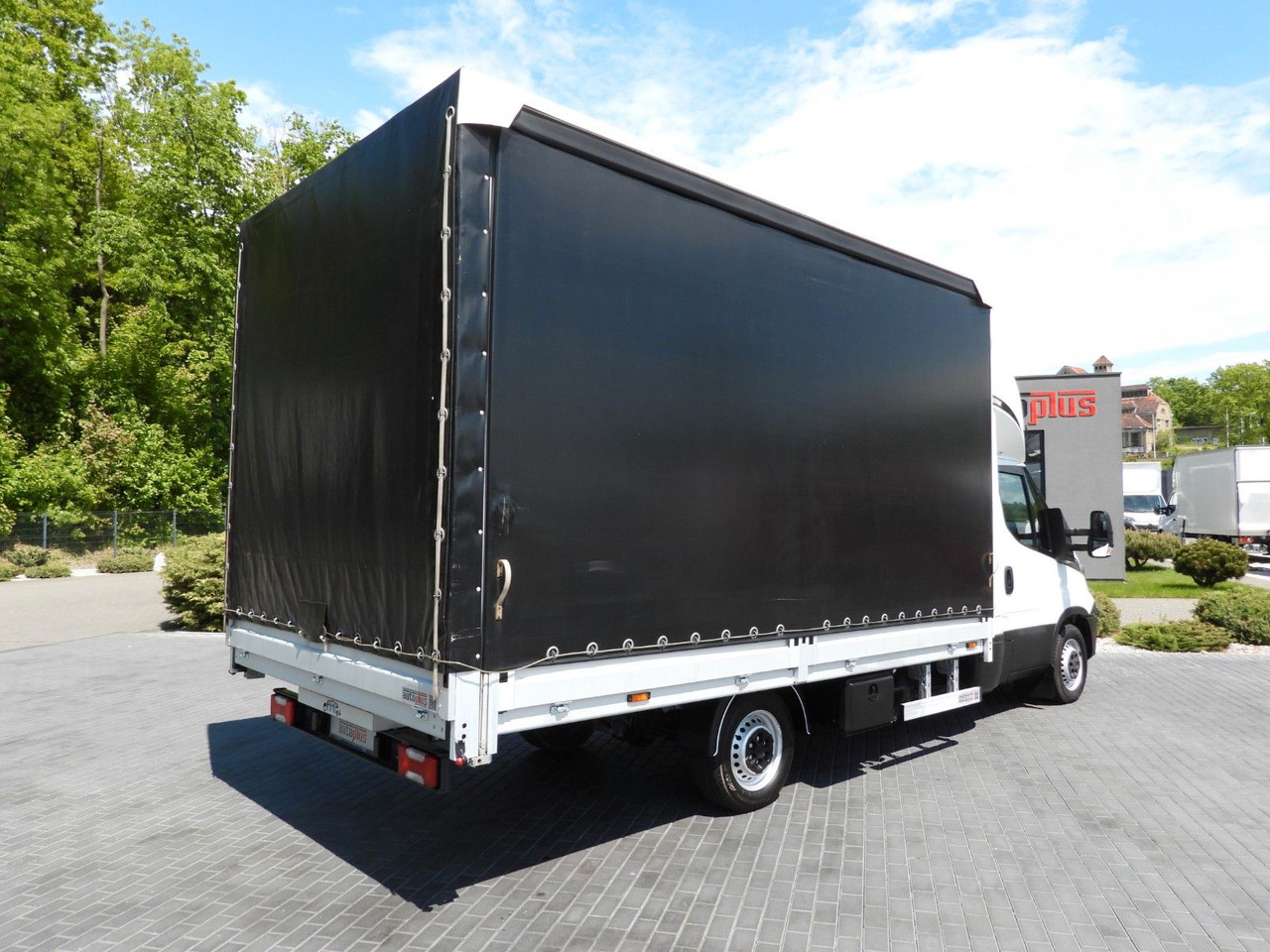 Iveco DAILY 35S18 PRITSCHE PLANE 10 PALETTEN WEBASTO - Брезентов бус, Бус с двойна кабина: снимка 3 Iveco DAILY 35S18 PRITSCHE PLANE 10 PALETTEN WEBASTO - Брезентов бус, Бус с двойна кабина: снимка 3